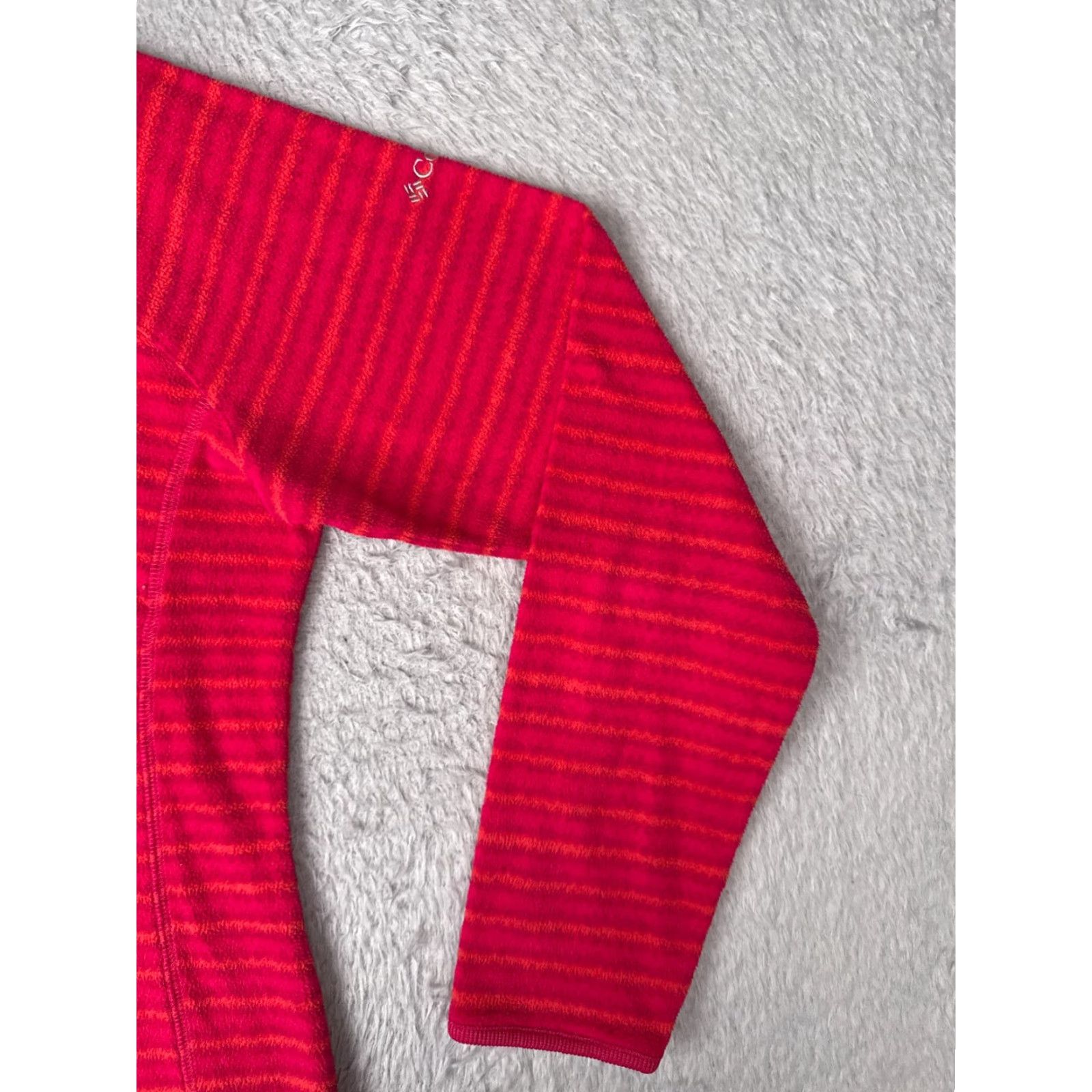 Vintage Columbia Sweater Women Large Red Geometric Fleece 1/4 Zip Mock Neck Pullover Size L / US 10 / IT 46 - 2 Thumbnail