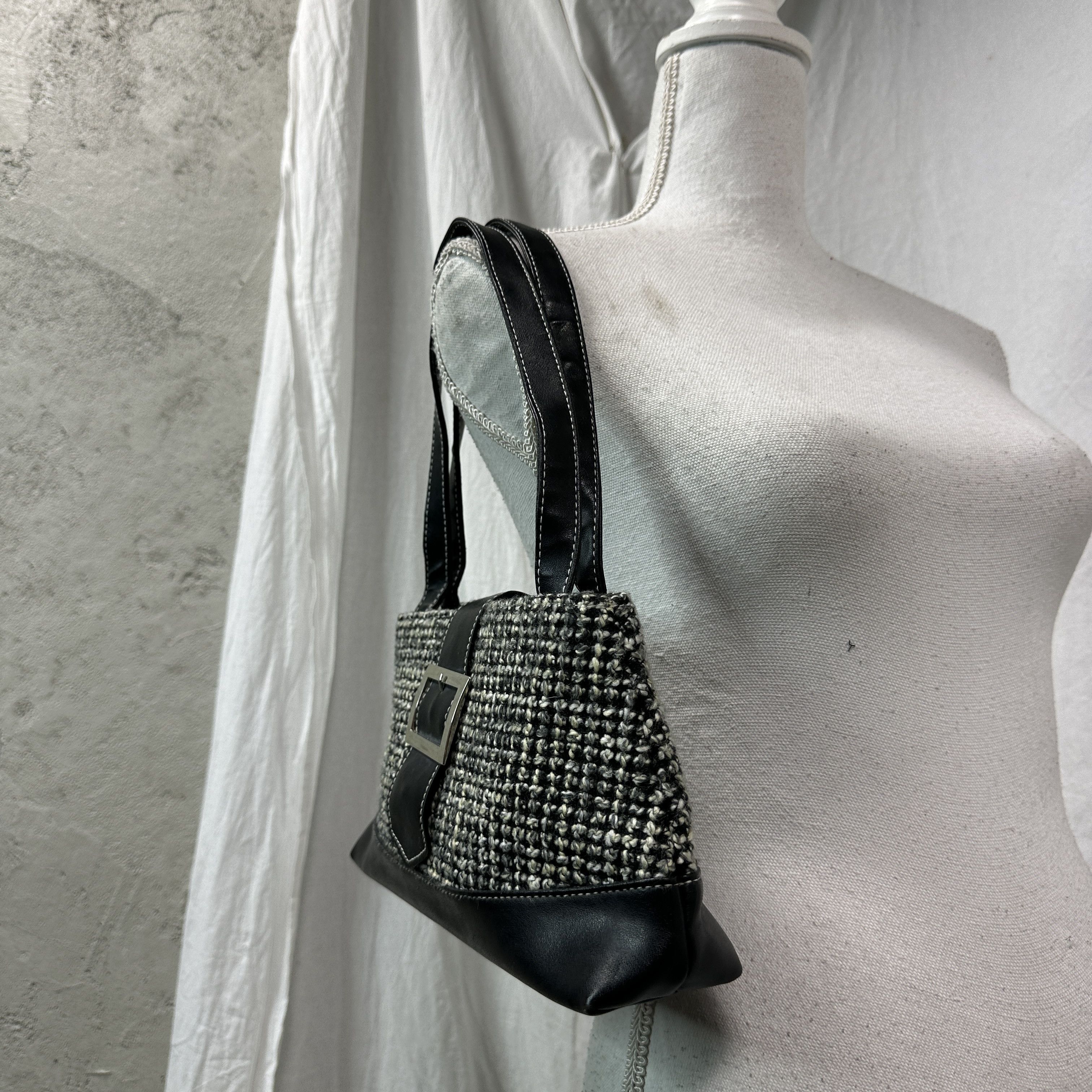 Vintage Vintage Avant Garde Houndstooth Baguette Bag Y2K Size ONE SIZE - 3 Thumbnail