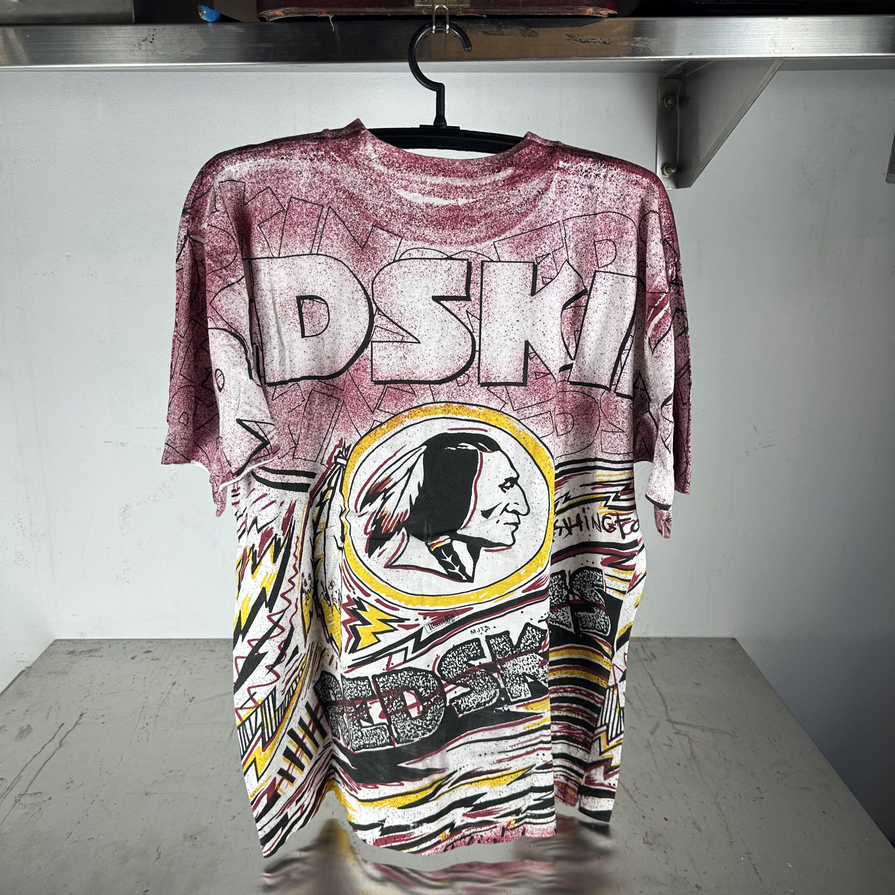 Vintage ​90s Washington Redskins All Over Print NFL AOP XL T-shirt Size US XL / EU 56 / 4 - 3 Thumbnail