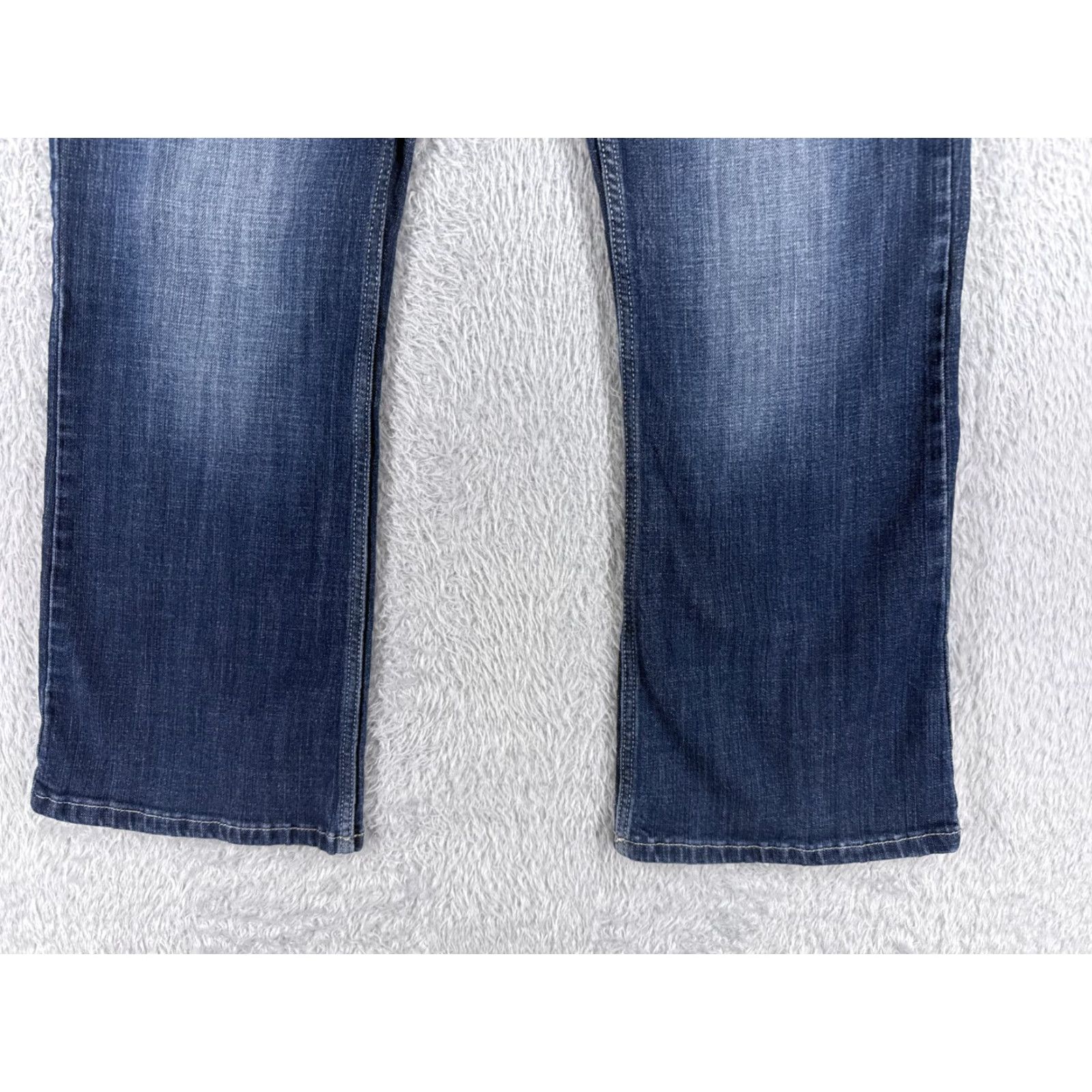 Wrangler Wrangler Jeans Women 13 Blue Denim Bootcut Embroidered Cotton Western 33x27 Regular Inseam 27" Pants 5-Pocket Southwestern Cowboy Designer Mens Size 34" / US 12 / IT 48 - 2 Thumbnail