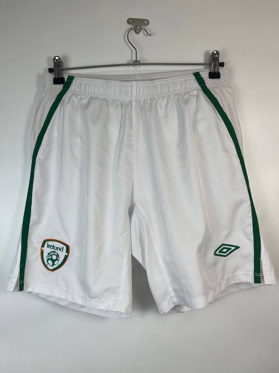 Umbro IRELAND HOME SHORTS FOOTBALL SOCCER UMBRO MENS SIZE M Size US 32 / EU 48 - 1 Thumbnail