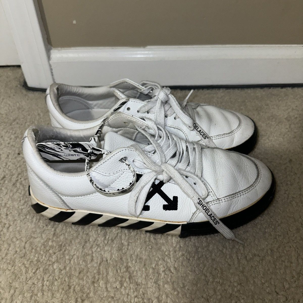 Off-White Off-White Vulcanized Low Black and White Sneakers Size US 10 / EU 43 - 7 Thumbnail