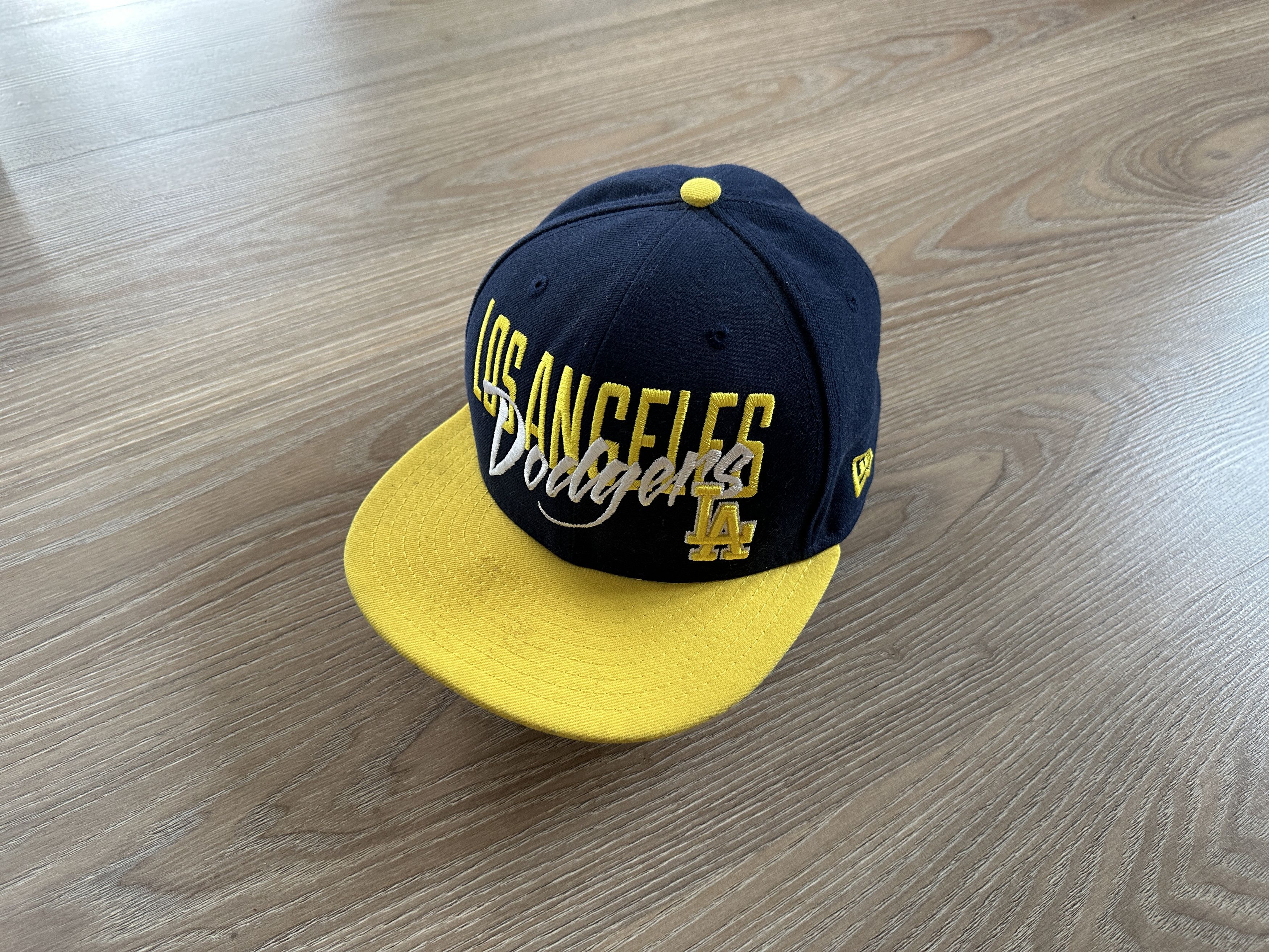 MLB × New Era × Vintage Los Angeles Dodgers New Era Embroidered Logo Snapback Size ONE SIZE - 1 Thumbnail