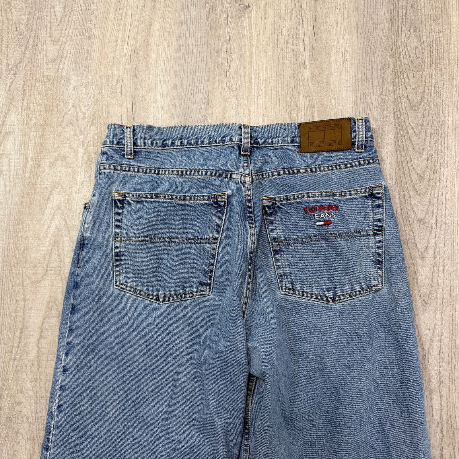 Tommy Hilfiger Vintage Tommy Hilfiger Jeans Men's 36x30 Blue Embroidered Size US 36 / EU 52 - 7 Thumbnail