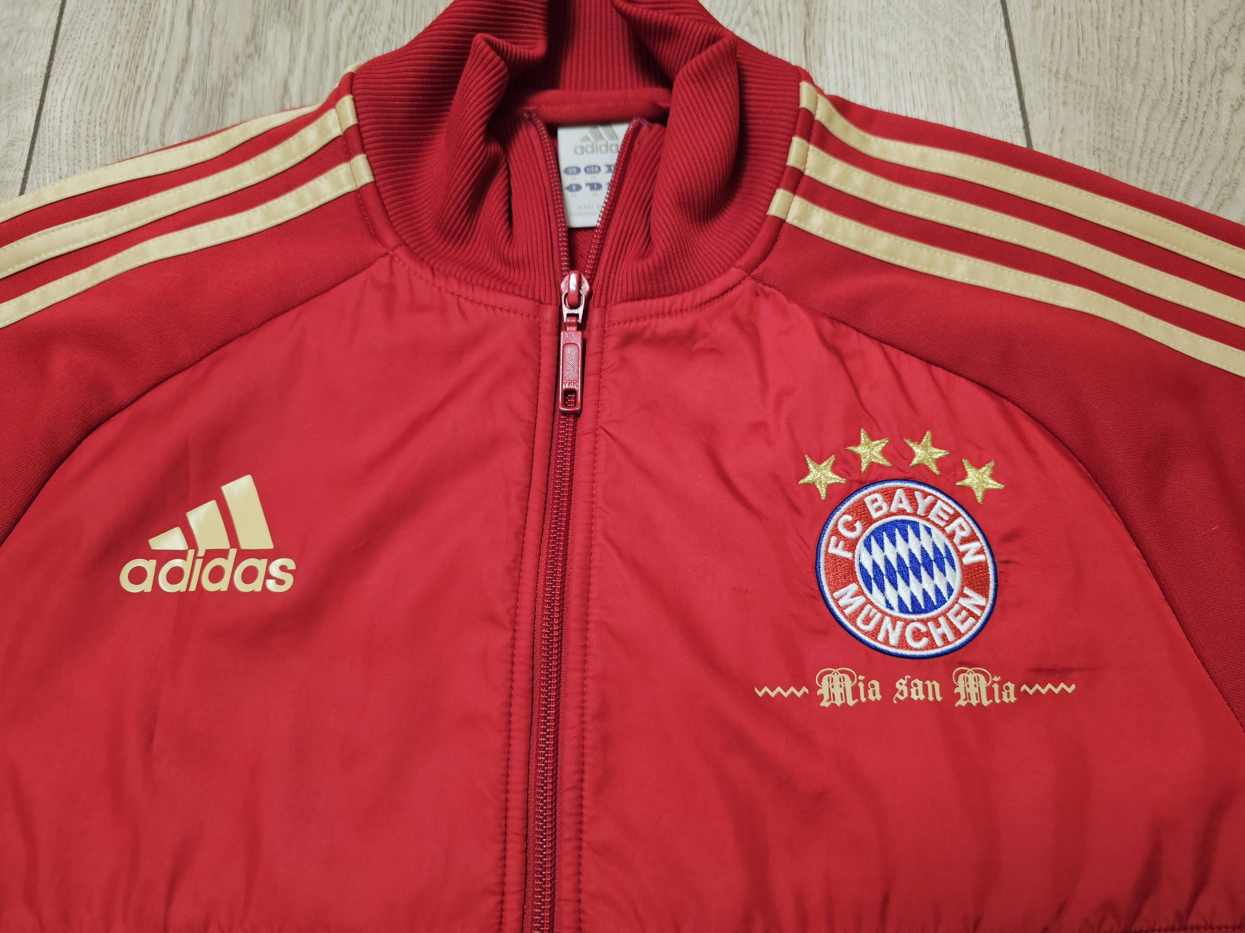 Adidas BAYERN MUNICH 2011 2012 FOOTBALL JACKET SOCCER TRAINING Size US M / EU 48-50 / 2 - 3 Thumbnail