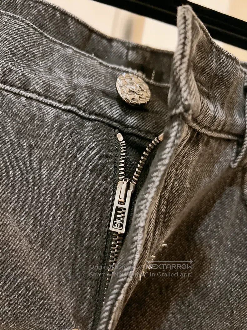 Chanel Chanel 21 Autumn and Winter Double C Jeans Size 25" / US 0 / IT 36 - 4 Thumbnail