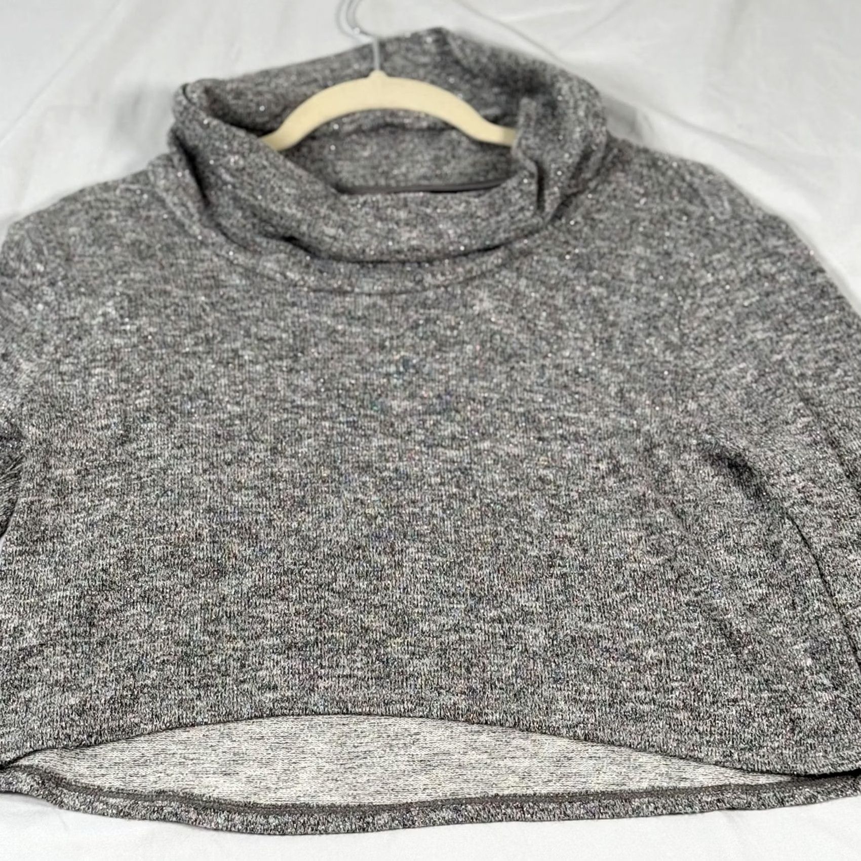 White House Black Market White House Black Market Sweater Small Gray Silver Metallic Cowl Neck Knit Cropped Sparkle Festive Size S / US 4 / IT 40 - 3 Thumbnail