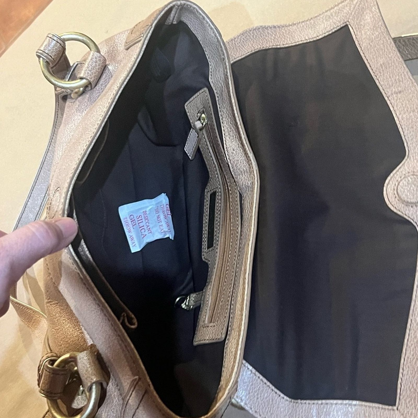 Kenneth Cole Kenneth Cole Pebbled Leather Satchel Purse Double Handle Size ONE SIZE - 10 Thumbnail