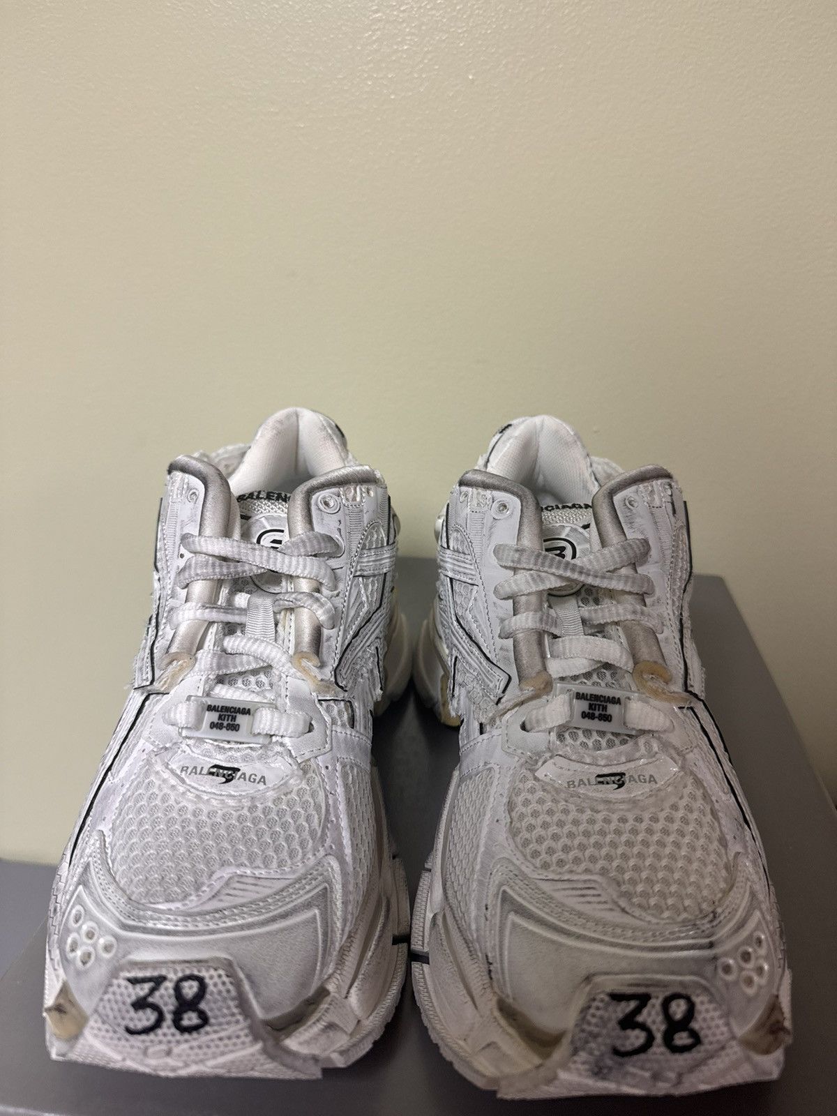 Balenciaga Balenciaga White Kith Runner 38 LIMITED Size US 6 / EU 39 - 5 Thumbnail