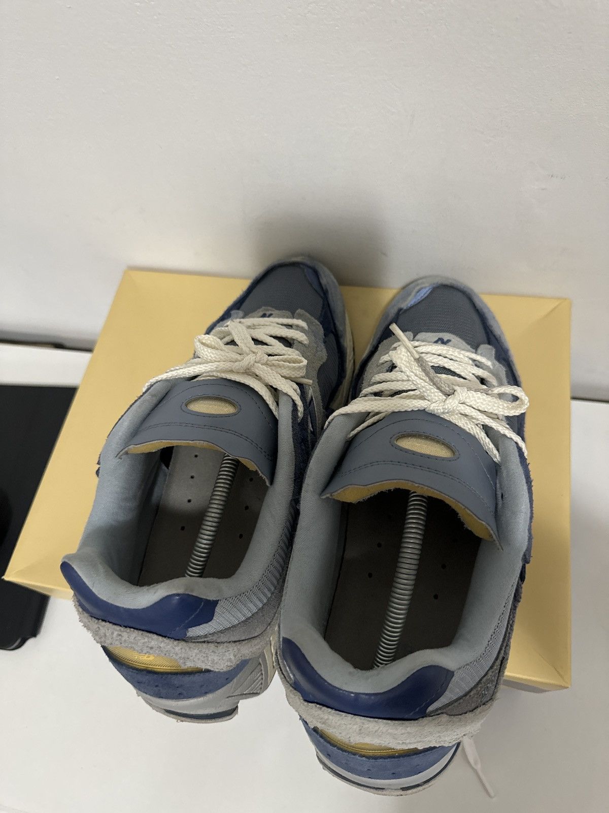 New Balance NEW BALANCE 2002 R Size US 11.5 / EU 44-45 - 7 Thumbnail