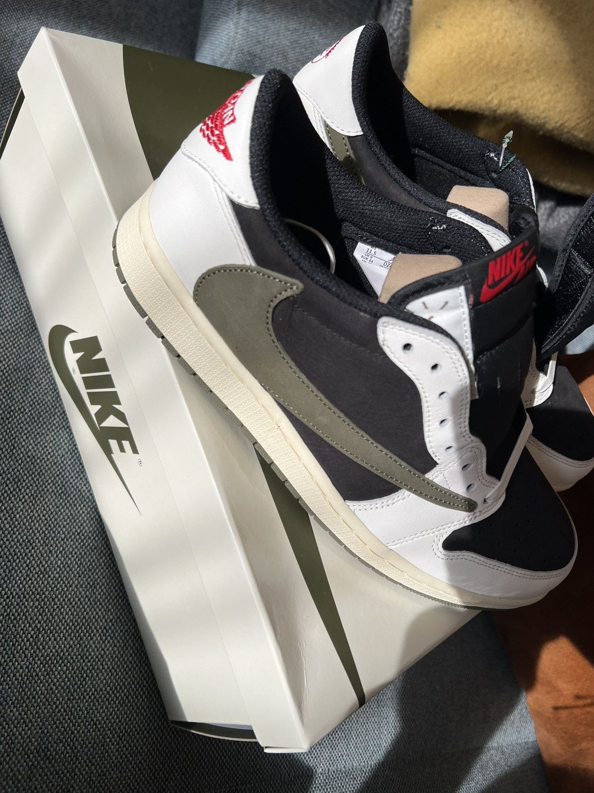 Jordan Brand × Travis Scott Jordan 1 Retro Low OG SP Travis Scott Olive Size US 11.5 / EU 44-45 - 20 Thumbnail