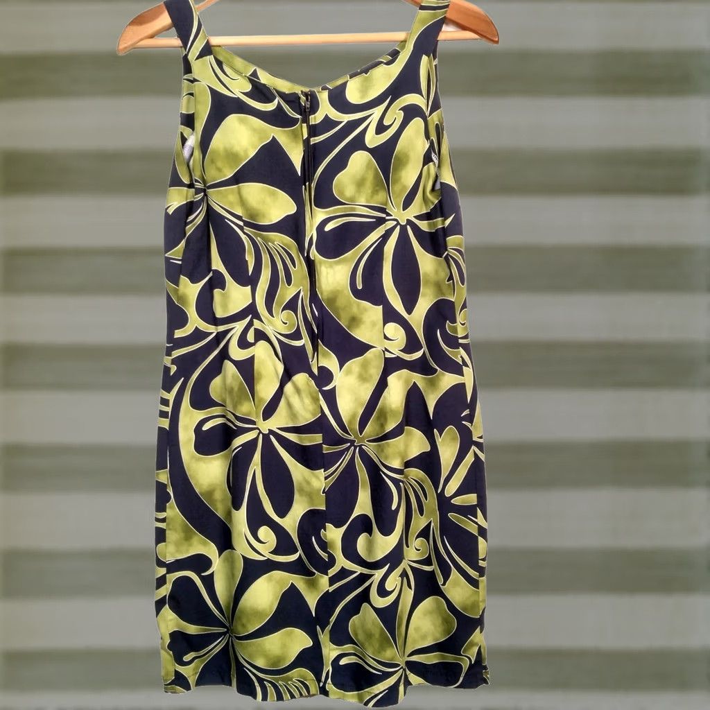 Vintage VINTAGE Sandwich Isle Hawaiian Dress Beach Island Floral Green M Short Sleeveless Rayon Woman Size M / US 6-8 / IT 42-44 - 1 Thumbnail