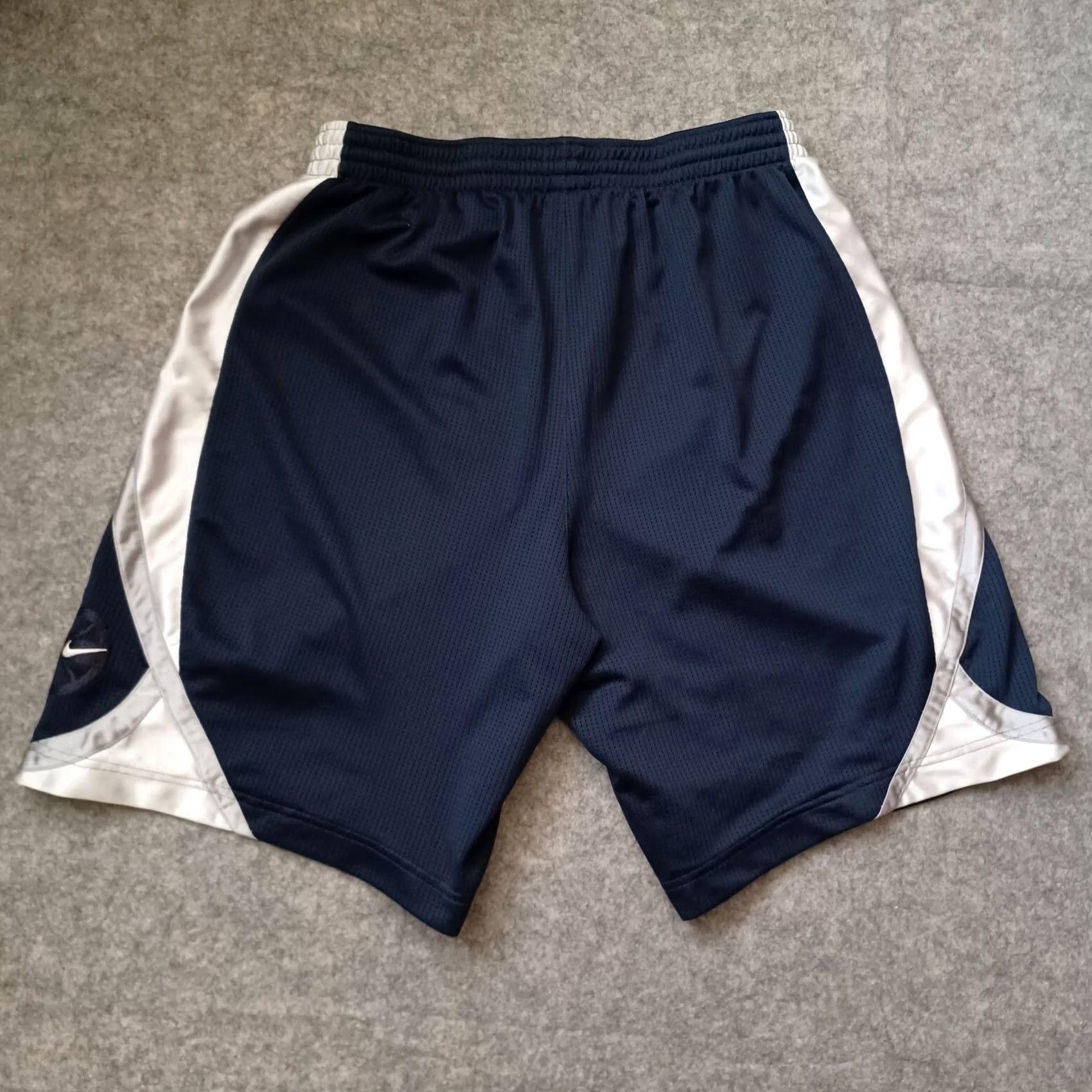 Nike VINTAGE Nike Mens Shorts XL Blue Gray Logo Satin Athletic Basketball Y2K Size US 36 / EU 52 - 3 Thumbnail
