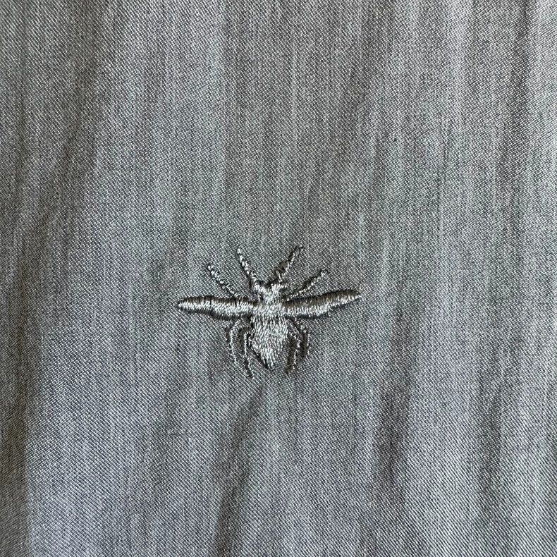 Dior Dior Size 41 Light gray little bee shirt 2504-Nextarrow Size US XS / EU 42 / 0 - 2 Thumbnail