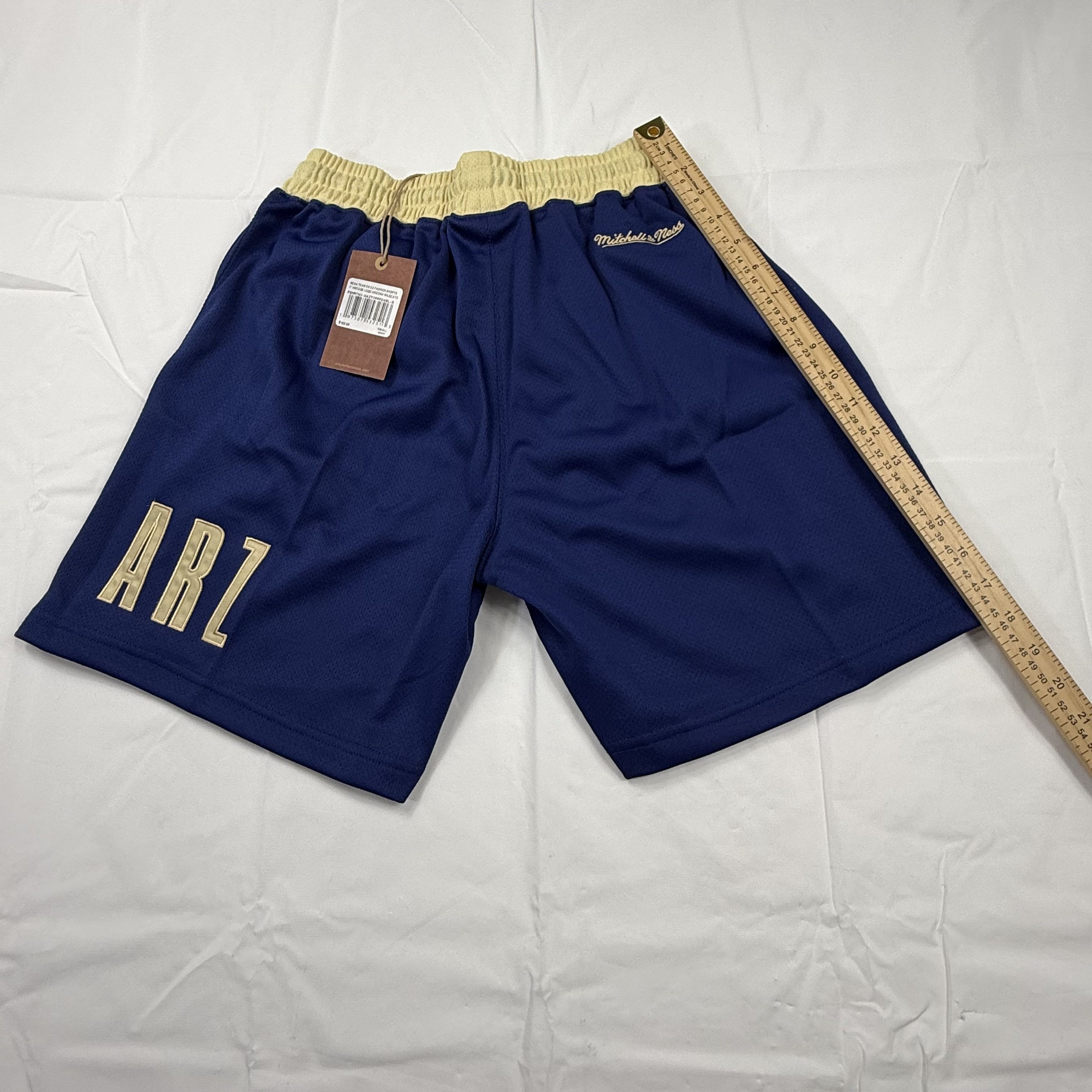 Mitchell & Ness Mitchell & Ness Arizona Wildcats Mesh Basketball Shorts Size US 30 / EU 46 - 8 Thumbnail