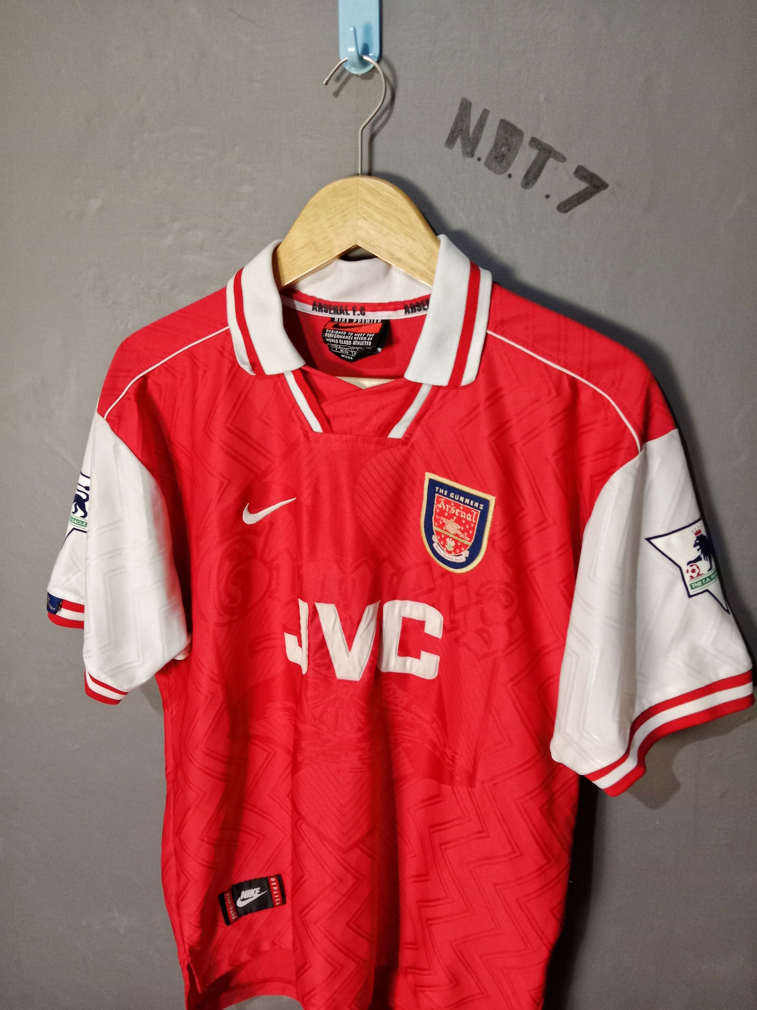 Nike Arsenal home 1996 (Bergkamp) Size US L / EU 52-54 / 3 - 3 Thumbnail