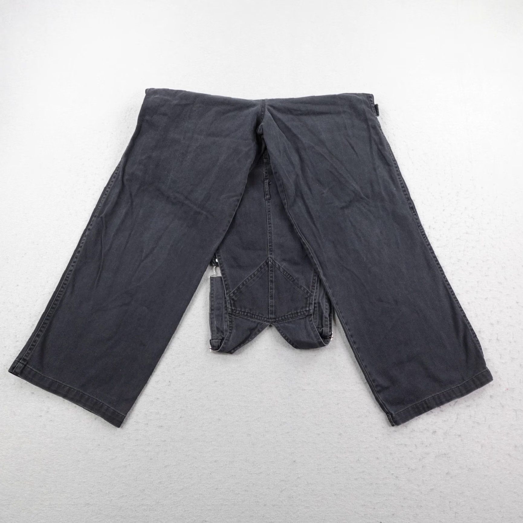 Disney VINTAGE Winnie The Pooh Overalls Women Large Black Denim Jean Disney Embroidered Size 36" / US 14 / IT 50 - 4 Thumbnail