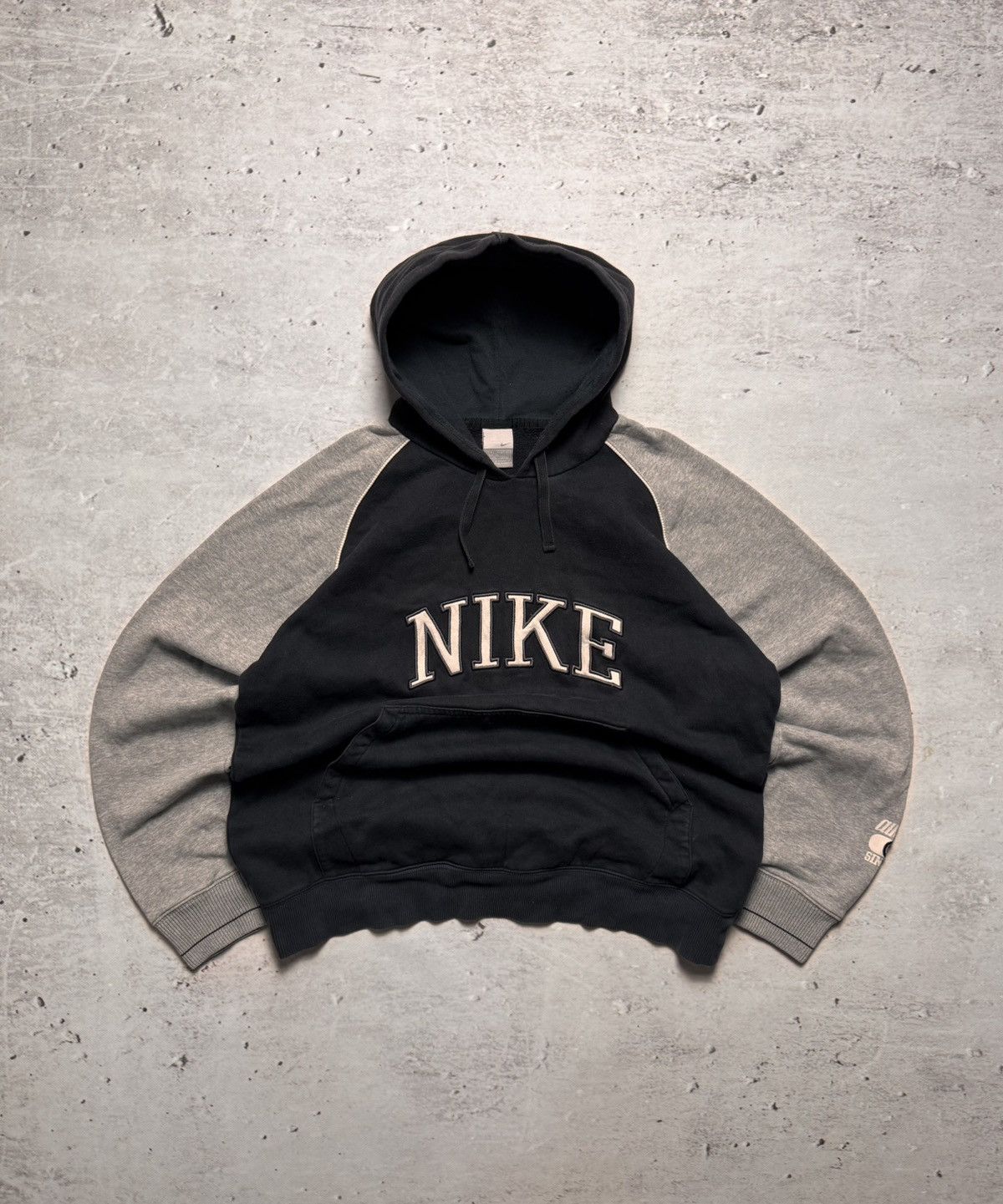 Nike × Vintage NIKE VINTAGE CENTER LOGO OVERSIZE BOXY HOODIE Size US L / EU 52-54 / 3 - 1 Thumbnail