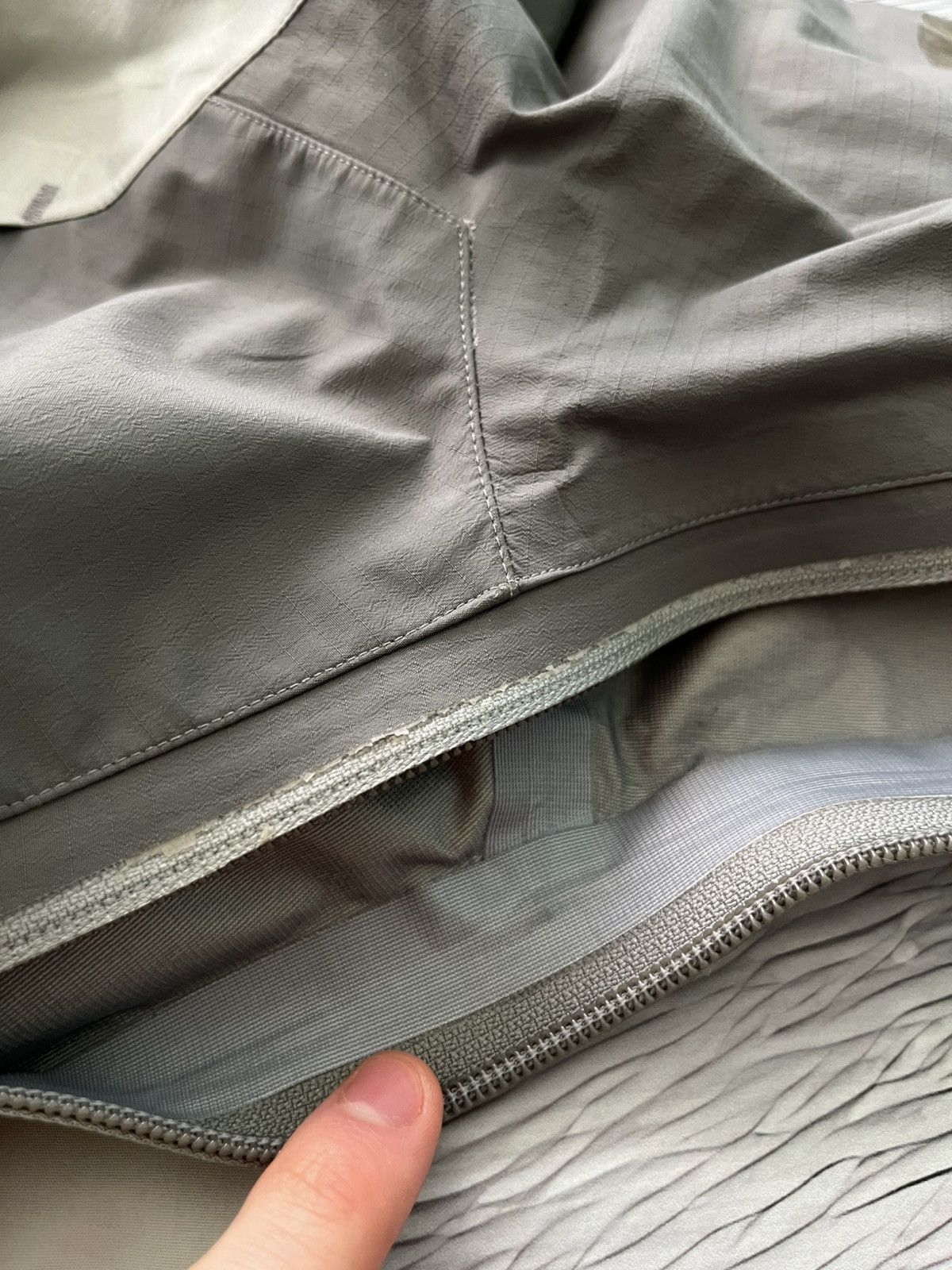 Arc'teryx Vintage 2003 Arc teryx Sidewinder Gore Tex XCR Jacket White Size M / US 6-8 / IT 42-44 - 17 Thumbnail