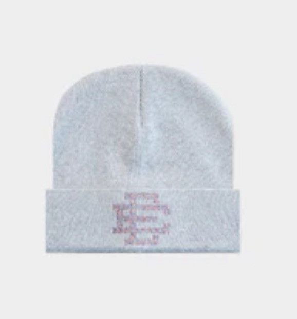 Eric Emanuel Eric Emanuel EE grey winter beanie w Swarovski crystals Size ONE SIZE - 1 Thumbnail