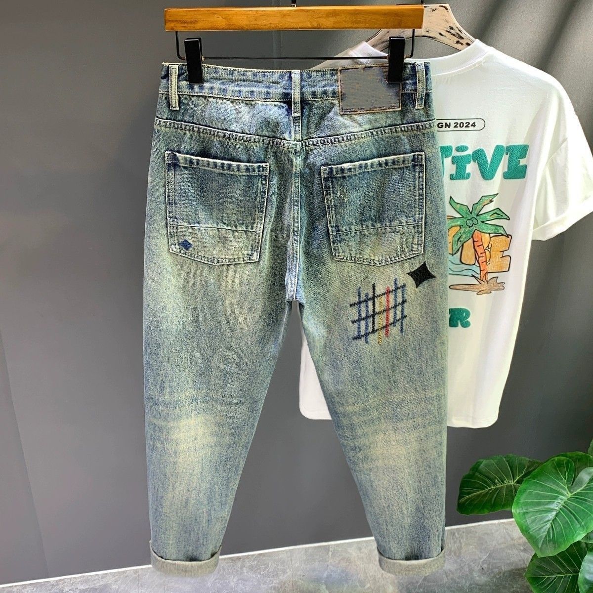 Japanese Brand Casual Embroidery Stylish Jeans Size US 32 / EU 48 - 2 Thumbnail