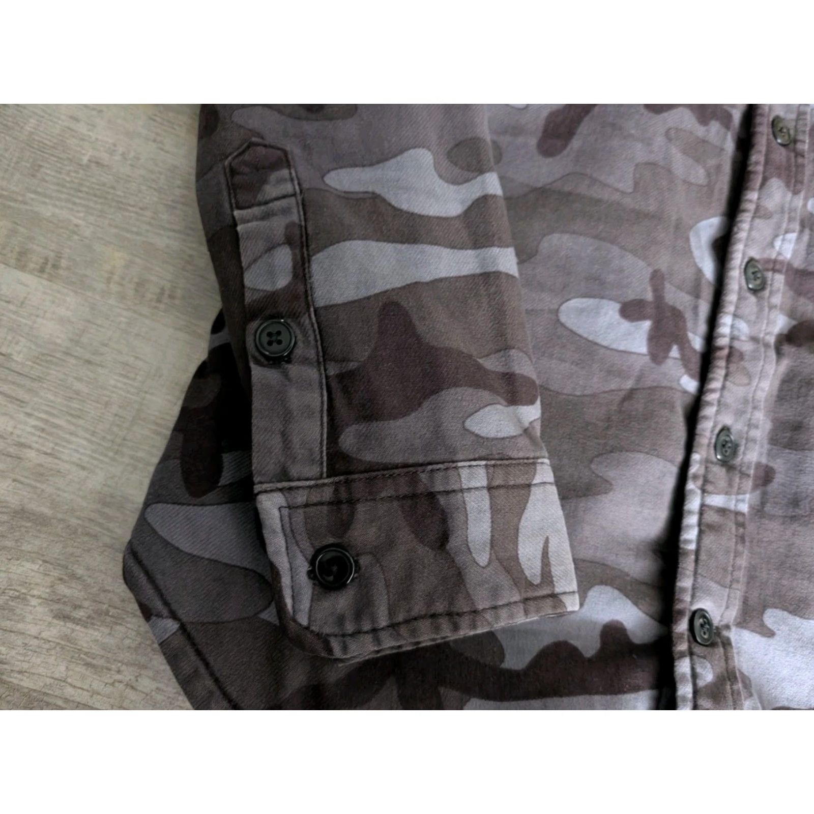 Gap Gap Men's Camo Sherpa Lined Button-Up Shirt Size S Black Gray Outdoor Casual Size US S / EU 44-46 / 1 - 5 Thumbnail