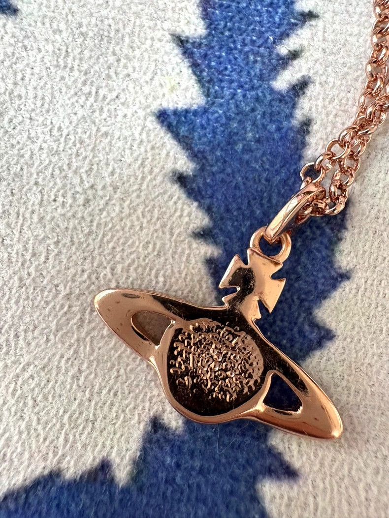 Vivienne Westwood Vivienne Westwood Rose Gold Flat Saturn Necklace Size ONE SIZE - 6 Thumbnail