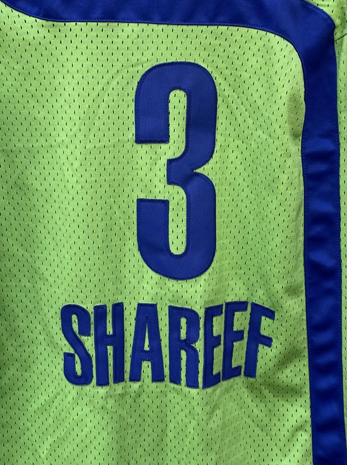 Nike VTG Shareef Abdur-Rahim #3 Atlanta Hawks Swingman Jersey Size US L / EU 52-54 / 3 - 7 Thumbnail