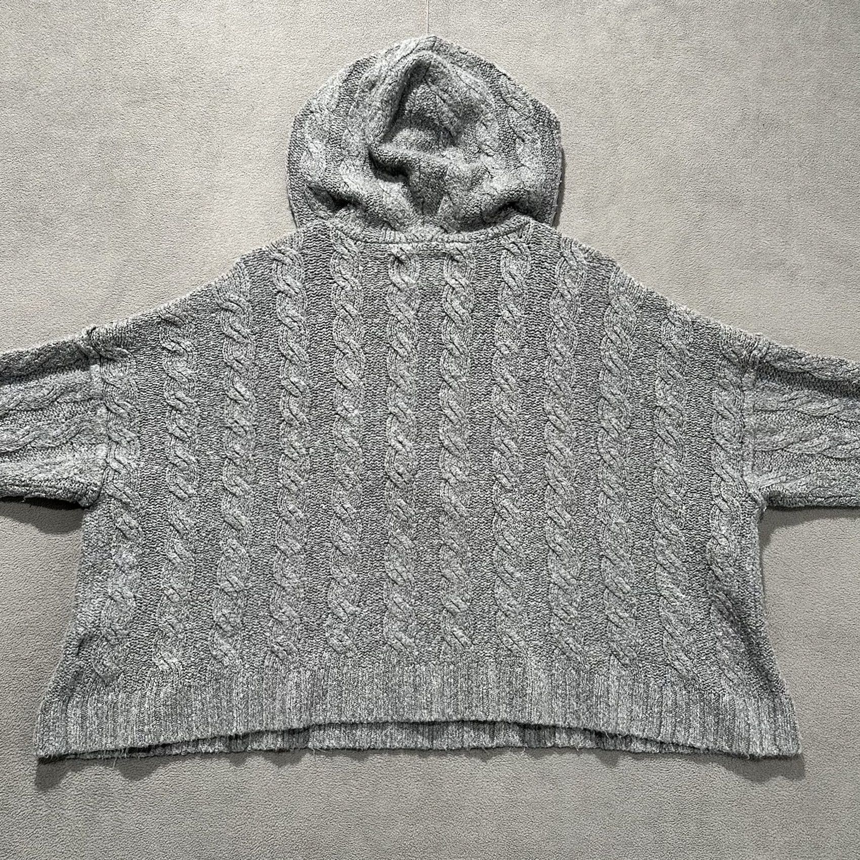 American Eagle Outfitters American Eagle Hoodie Sweater XL Gray Cable Knit V-Neck Cropped EUC Womens Size XL / US 12-14 / IT 48-50 - 2 Thumbnail