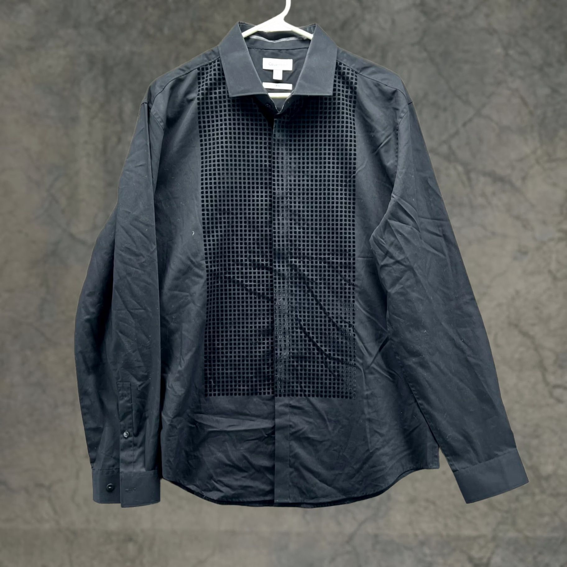 Calvin Klein VINTAGE Calvin Klein Shirt Men Large Black Button-Down Slim Embellished Cap Casual Formal Workwear 46 in Chest Women? Size US L / EU 52-54 / 3 - 1 Thumbnail