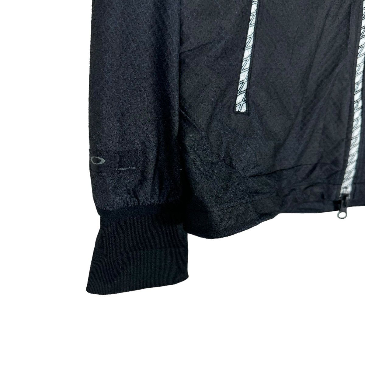 Oakley 🔥OAKLEY PERFORMANCE FIT SURVIVAL LIGHT ZIPPER JACKET Size US M / EU 48-50 / 2 - 5 Thumbnail