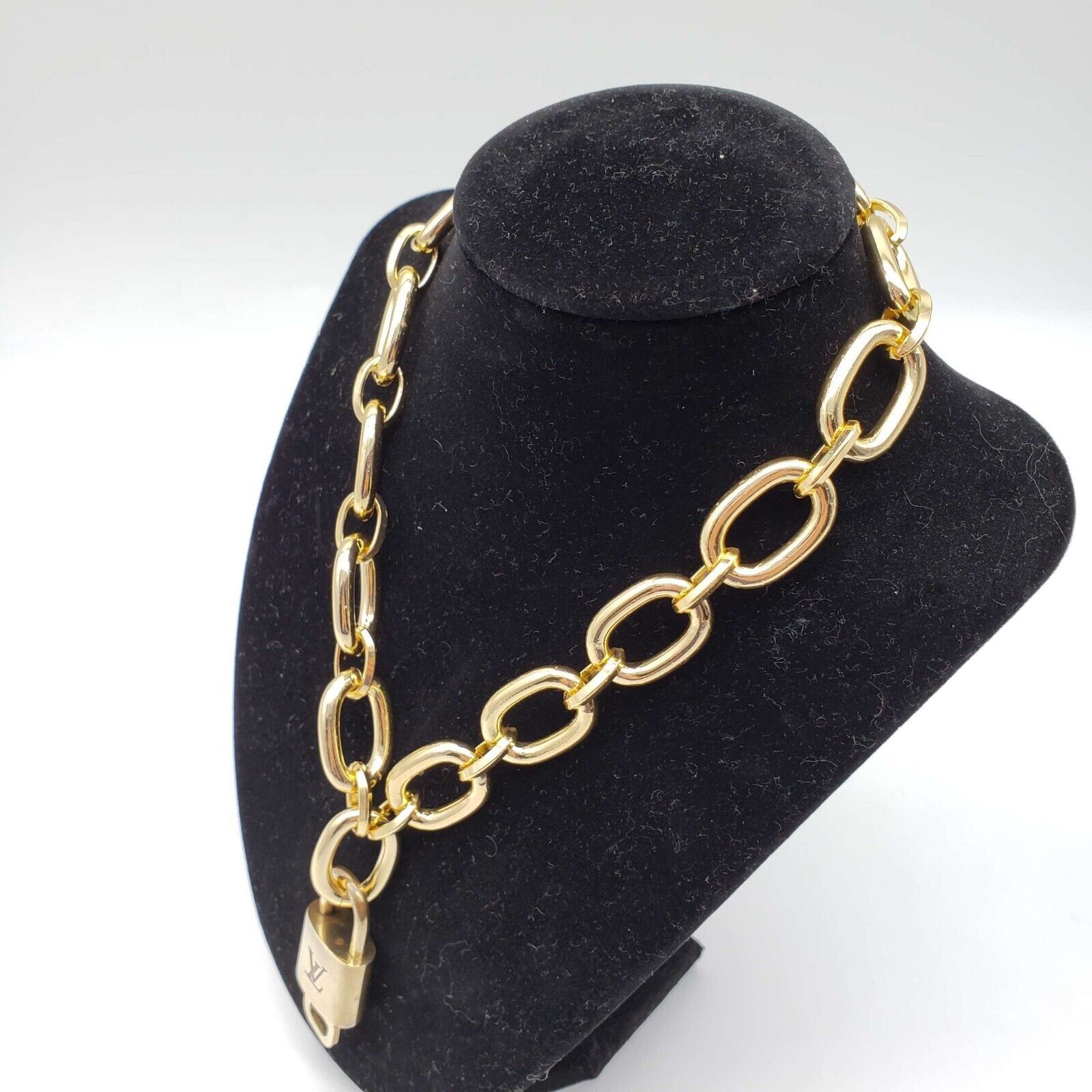 Louis Vuitton Auth Louis Vuitton Lock & Key w/ Unbranded Gold Plated Chain Size ONE SIZE - 13 Thumbnail