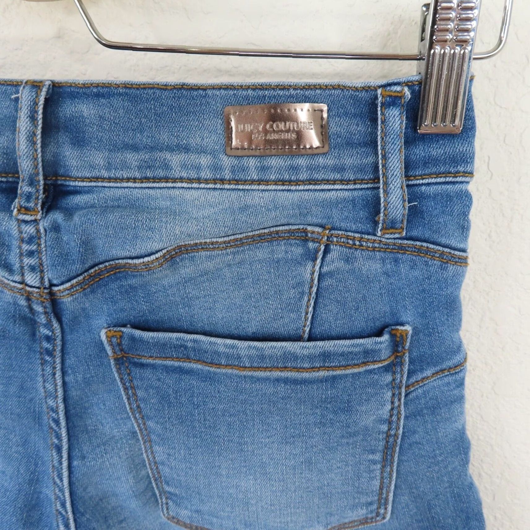 Juicy Couture Juicy Couture Women Bermuda Denim Shorts 2 Blue 5-Pocket Stretch Pockets Regular Waist 12.75" Inseam 4.75" Vintage No Size 26" / US 2 / IT 38 - 4 Thumbnail
