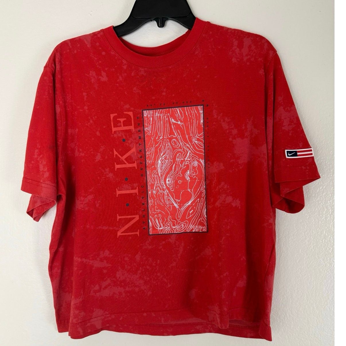 Nike Nike Red Cropped T-Shirt - Size M - Great Condition! Size M / US 6-8 / IT 42-44 - 1 Thumbnail