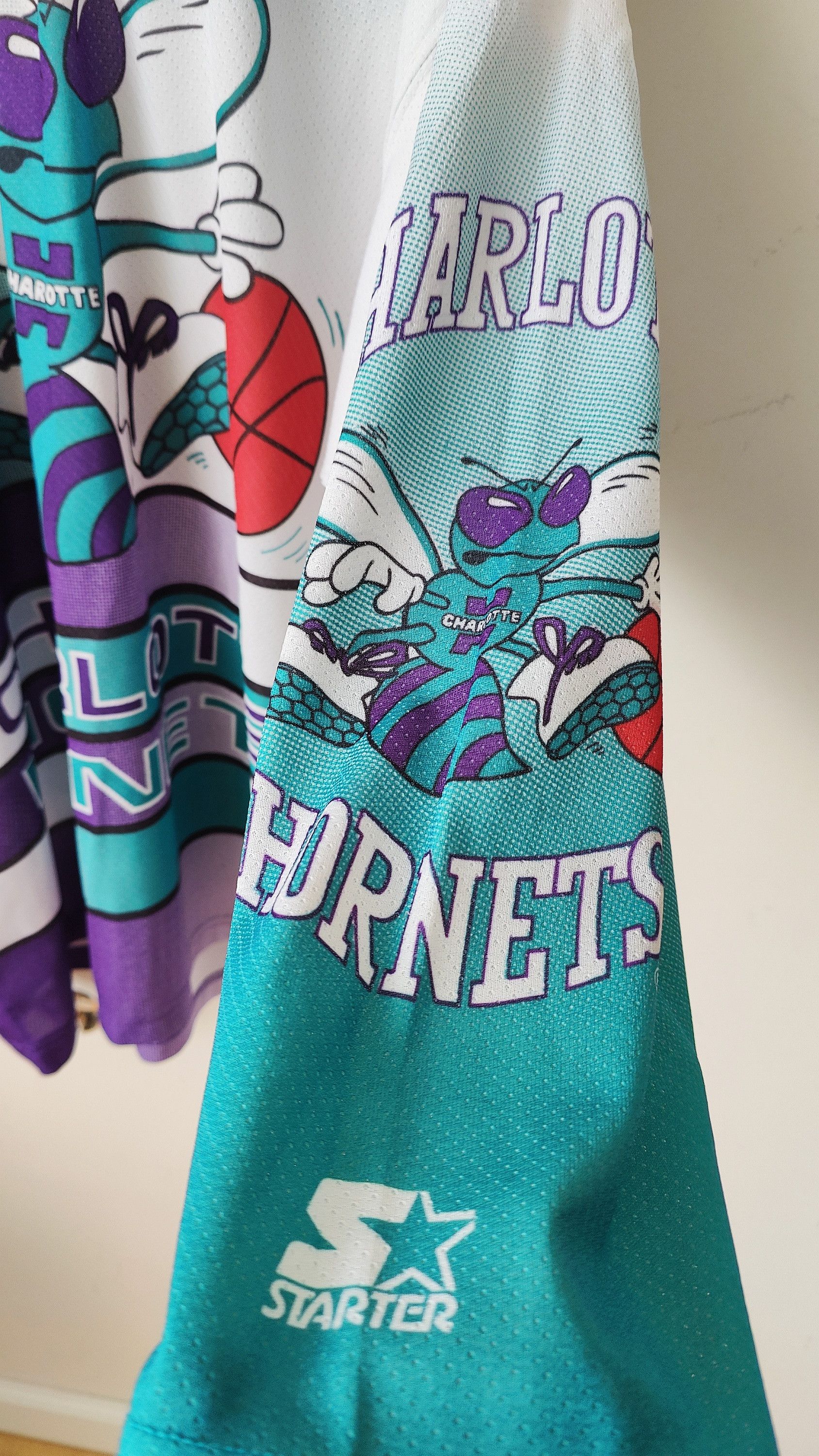 Starter RARE Charlotte Hornets Starter Vintage 90s Full Print Jersey Size US L / EU 52-54 / 3 - 5 Thumbnail