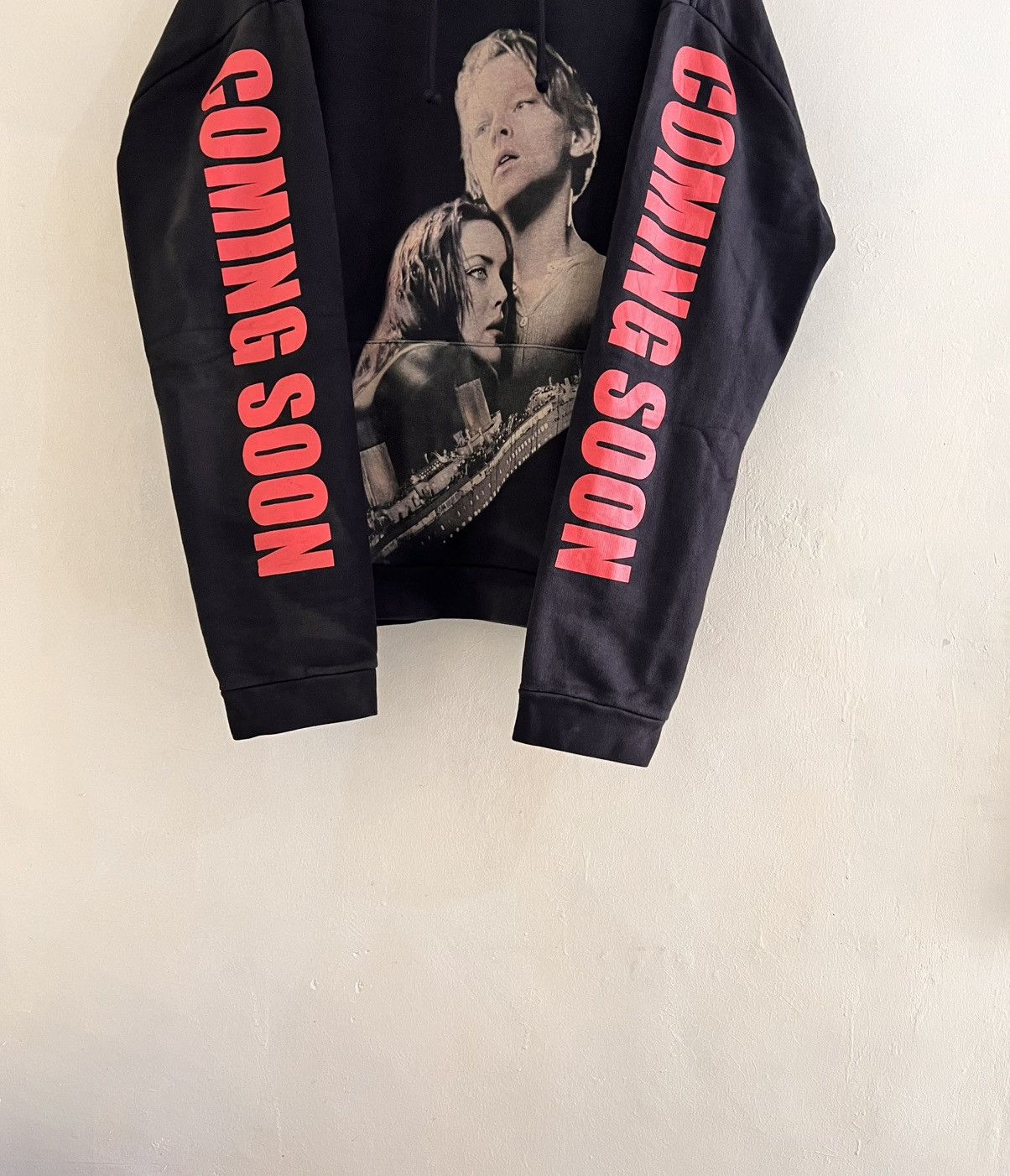Vetements Coming Soon Titanic ‘thick version’ Hoodie Size US M / EU 48-50 / 2 - 4 Thumbnail