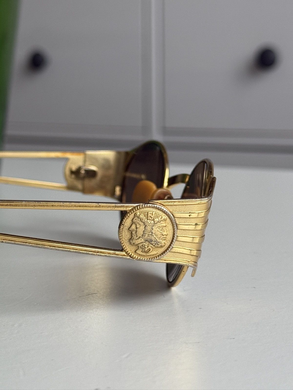 Designer × Fendi × Vintage Vintage 90s Fendi oval gold sunglasses luxury old money y2k Size ONE SIZE - 7 Thumbnail