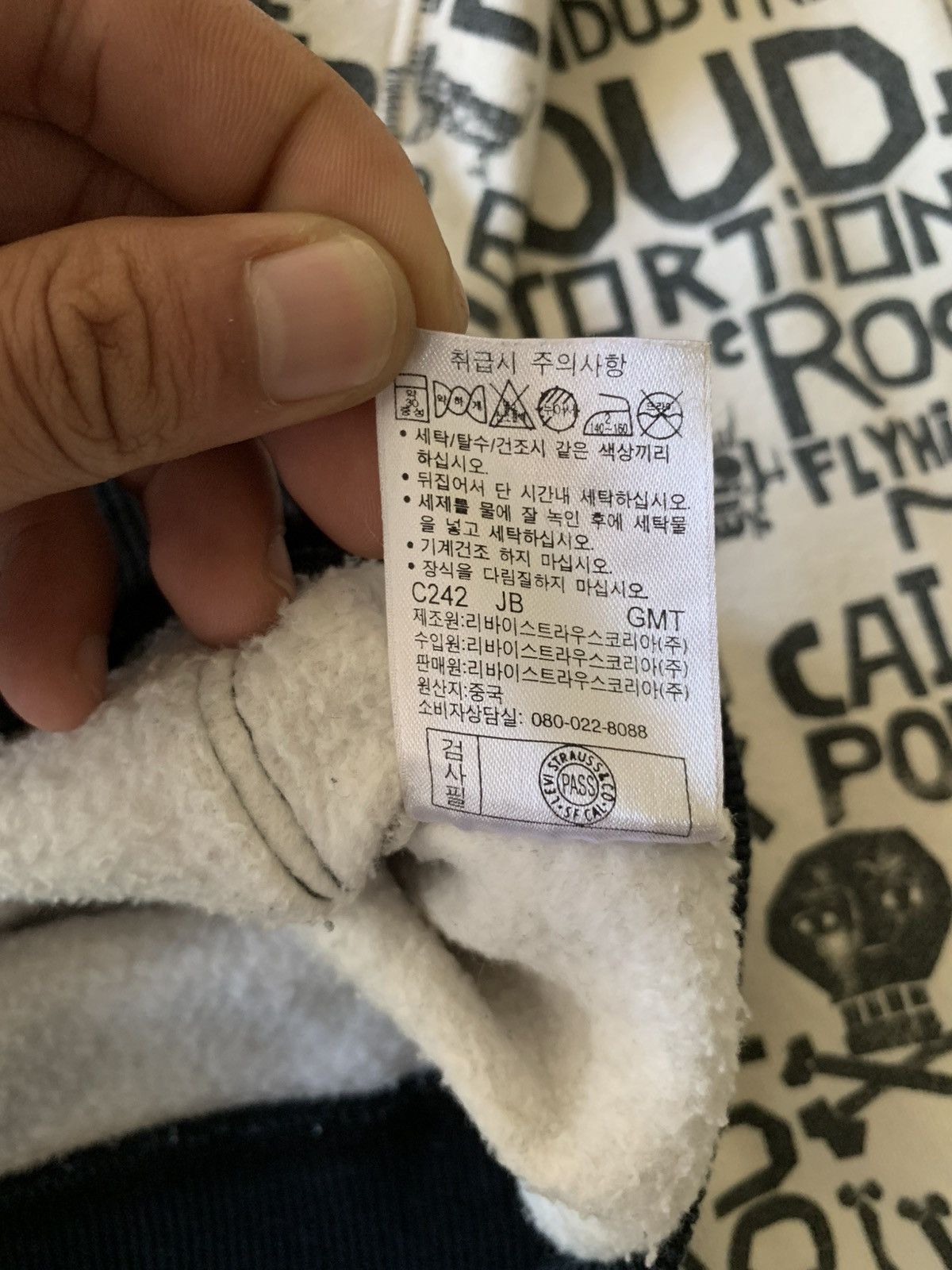 Japanese Brand LEVI’S ENGINEERED ROCK N ROLL FAUX FUR HOODIE IF6W9 STYLE Size US M / EU 48-50 / 2 - 19 Thumbnail