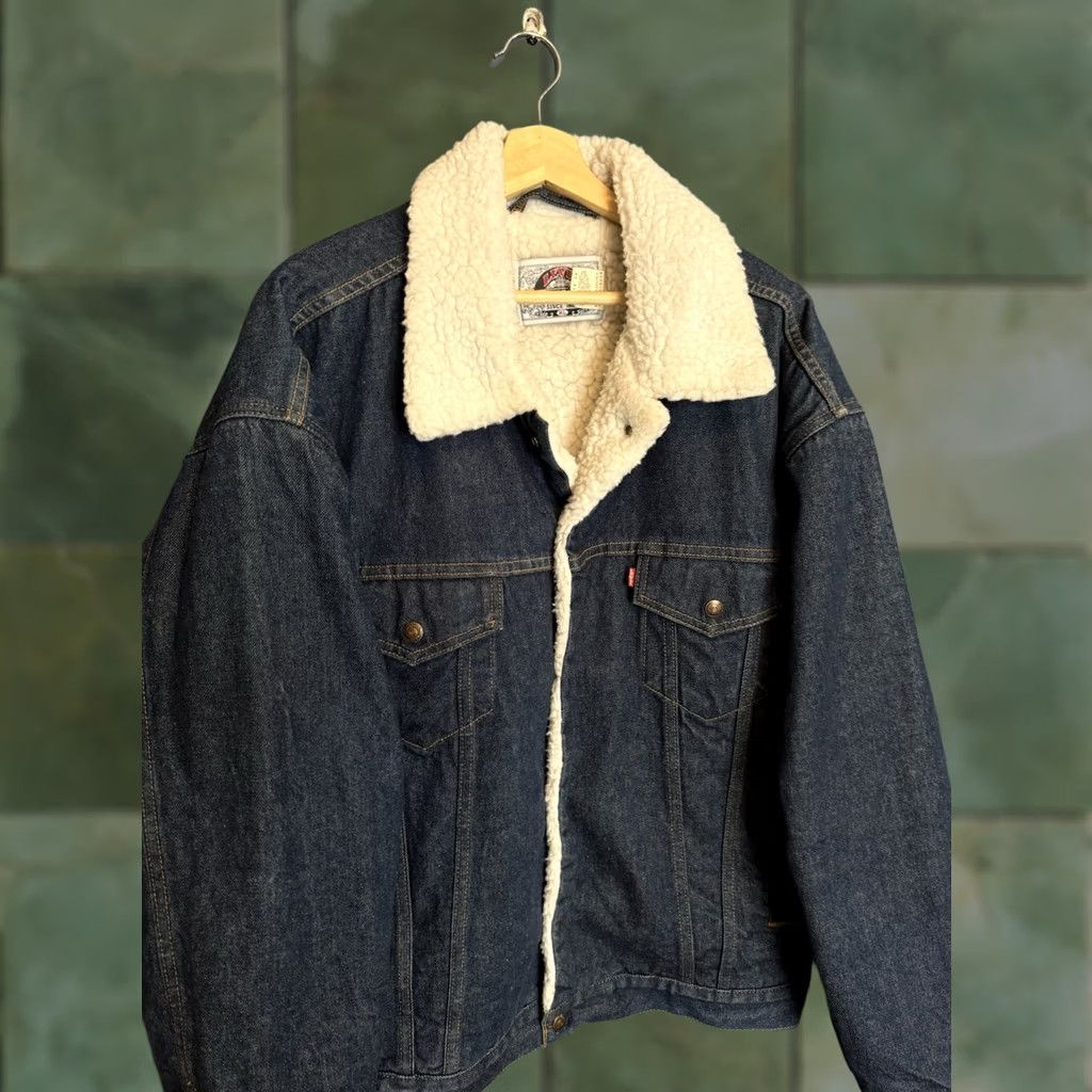 Levi's VINTAGE Levi's Denim Jacket 90s Blue Men XL Dark Wash Sherpa Jacket Size XL Men Size US 36 / EU 52 - 1 Thumbnail
