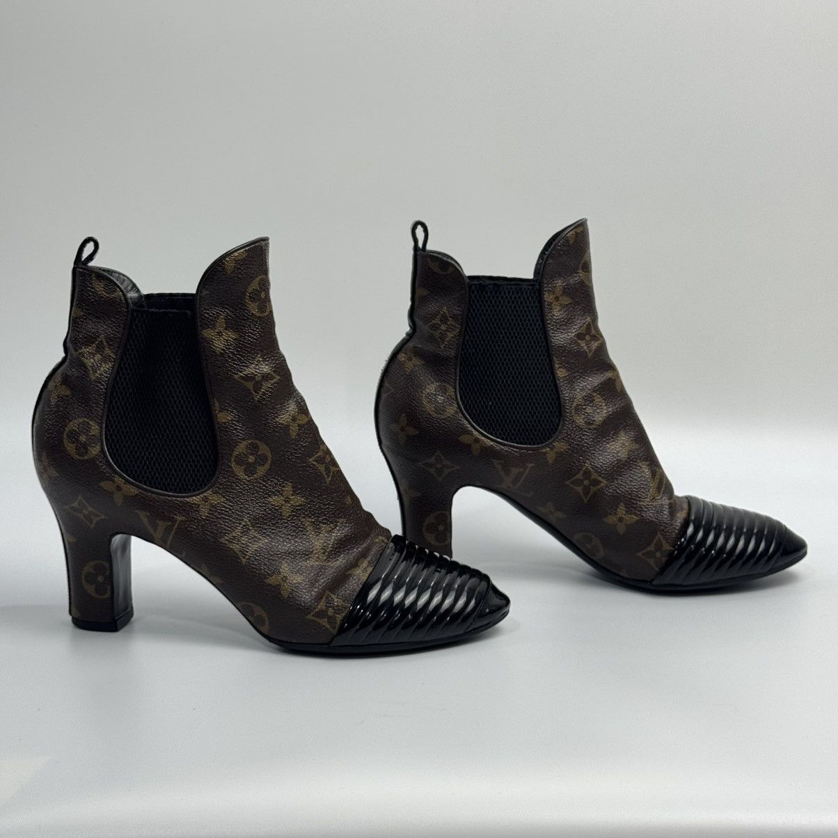Louis Vuitton Louis Vuitton Monogram Revival Ankle Boots Size US 7.5 / IT 37.5 - 12 Thumbnail
