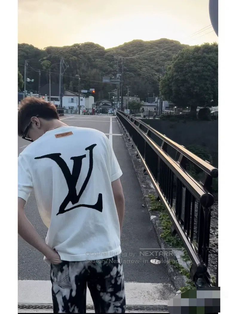 Louis Vuitton Louis Vuitton Twisted monogram large logo knit half-sleeve Size US M / EU 48-50 / 2 - 2 Thumbnail