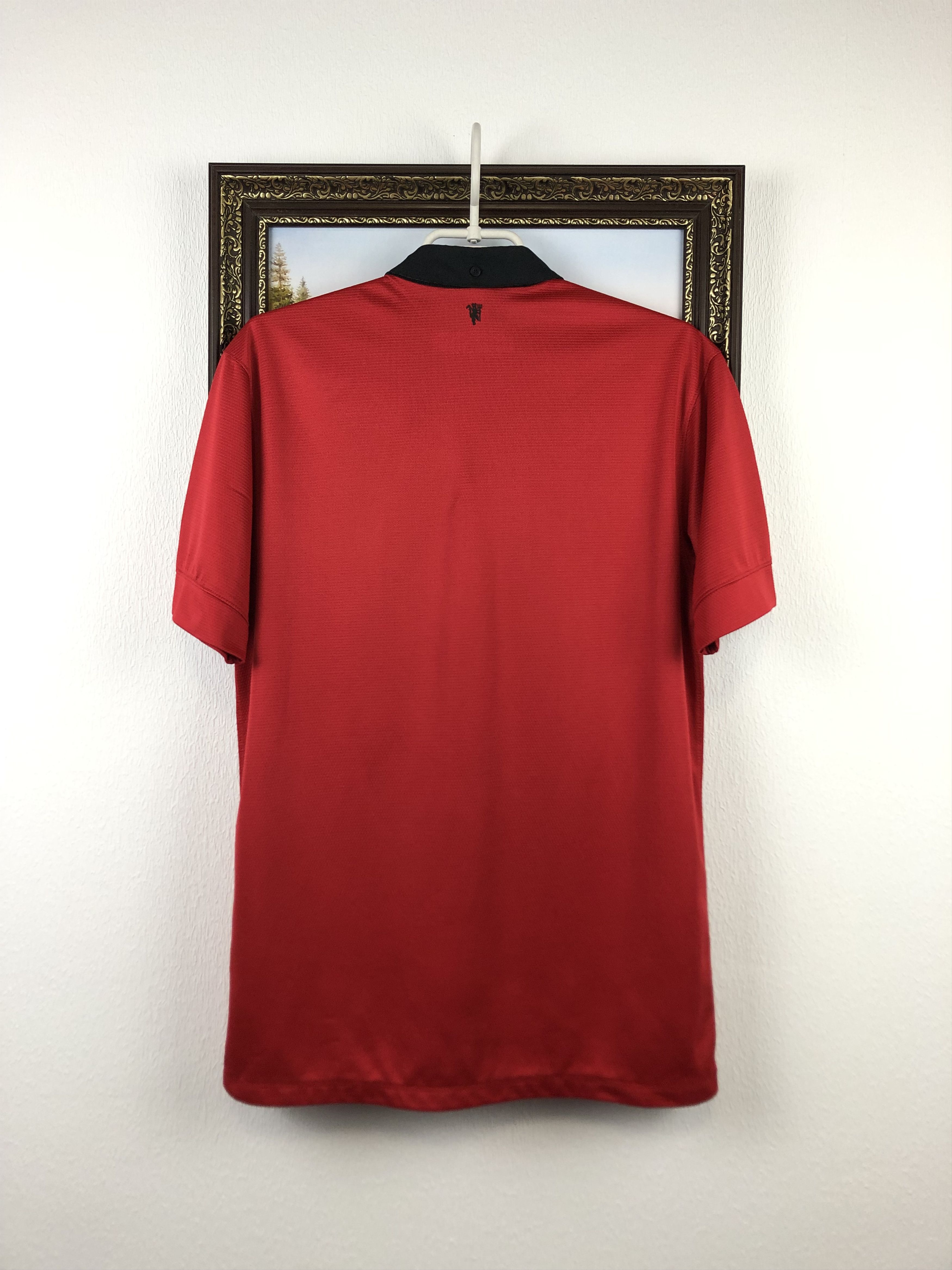 Nike Manchester United football shirt 2013 Soccer Nike Jersey Size US M / EU 48-50 / 2 - 17 Thumbnail