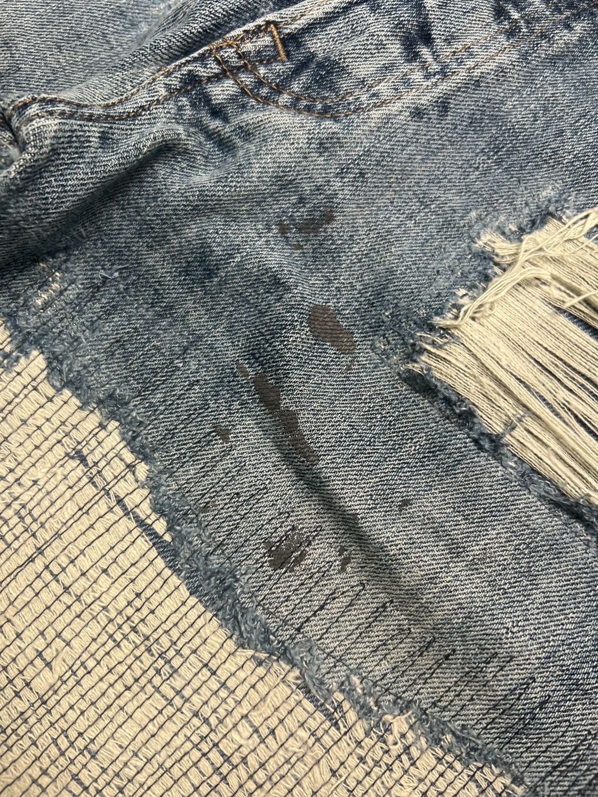 Levi's Rare vintage Levi’s distressed baggy fit denim Size US 34 / EU 50 - 4 Thumbnail