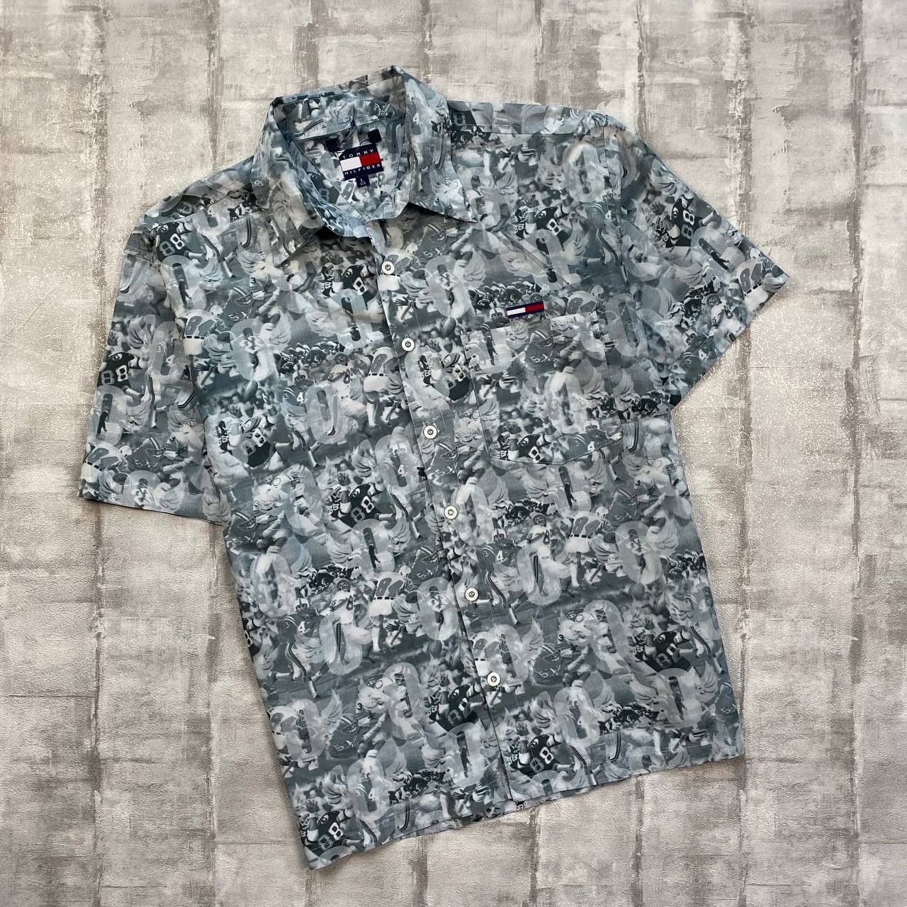 Tommy Hilfiger VERY RARE VINTAGE 90S TOMMY HILFIGER SHIRT FOOTBALL PRINT Size US L / EU 52-54 / 3 - 1 Thumbnail