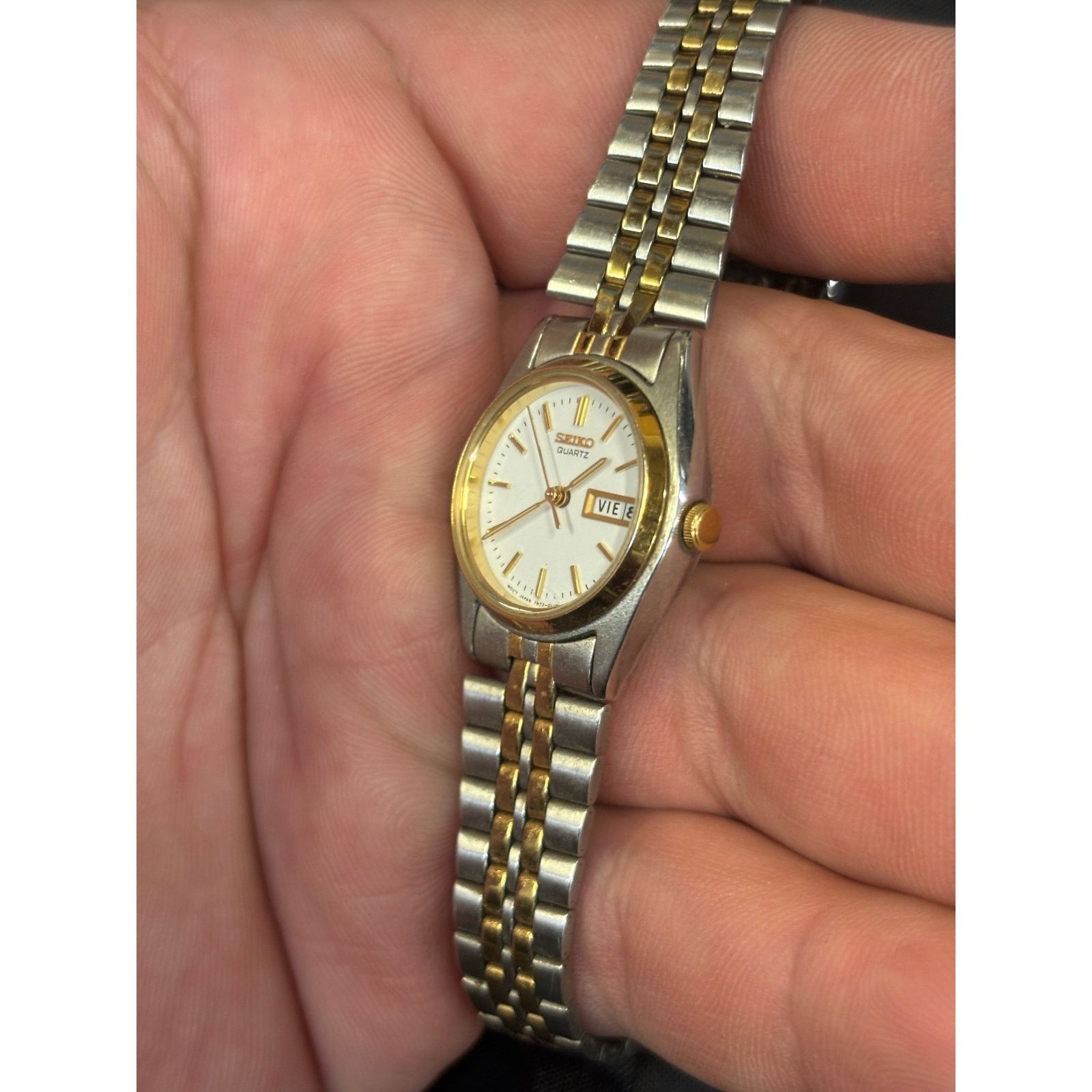 Seiko Seiko 7N83-0011 2-Tone Day/Date Womens Watch! New Battery! Size ONE SIZE - 6 Thumbnail