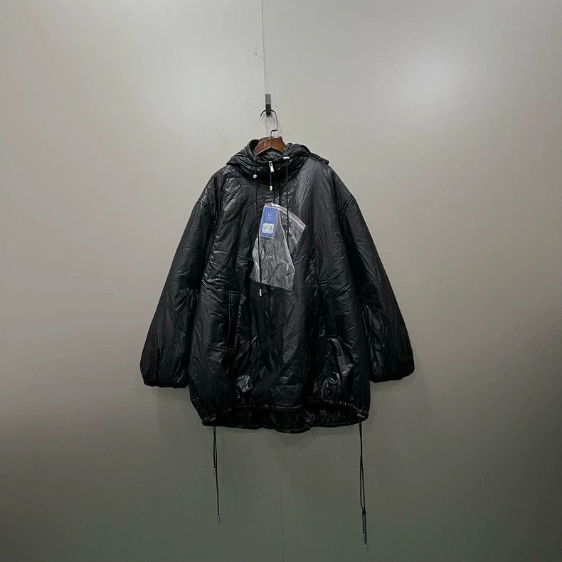 Yves Saint Laurent Saint Laurent Black Drawstring Hooded Down Jacket 2502-Nex Size XS / US 0-2 / IT 36-38 - 1 Thumbnail