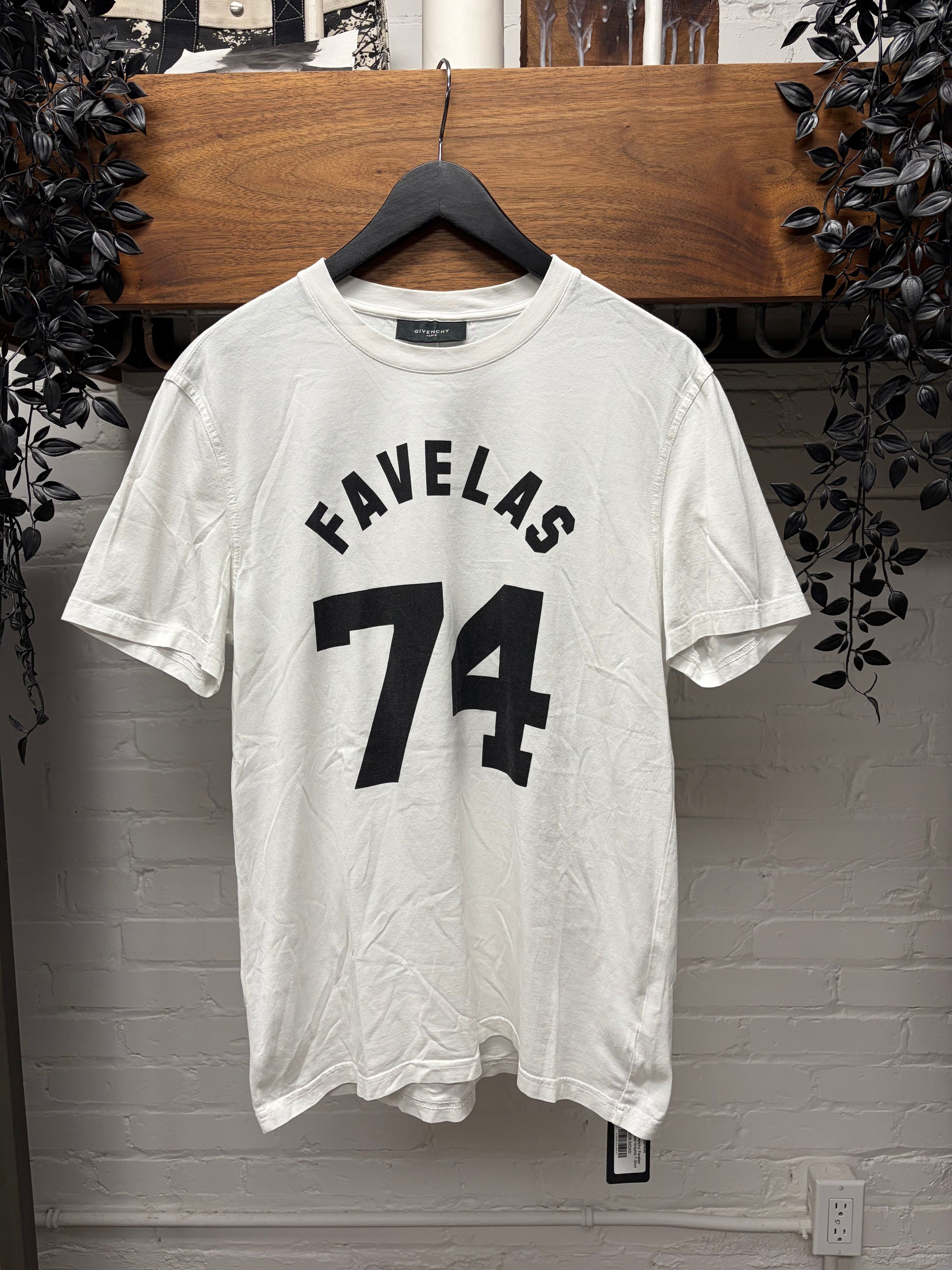 Givenchy SS2014 Givenchy ‘Favelas’ Football Jersey Graphic T-Shirt Size US M / EU 48-50 / 2 - 1 Thumbnail