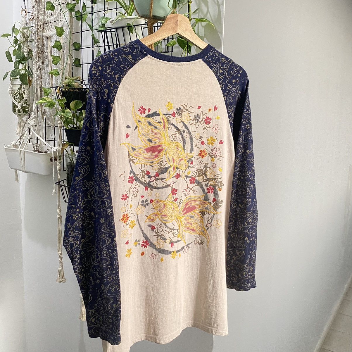Japanese Brand Vintage Y2K DBLD Traditional Design Gold Fish L/S Tshirt Size US L / EU 52-54 / 3 - 2 Thumbnail