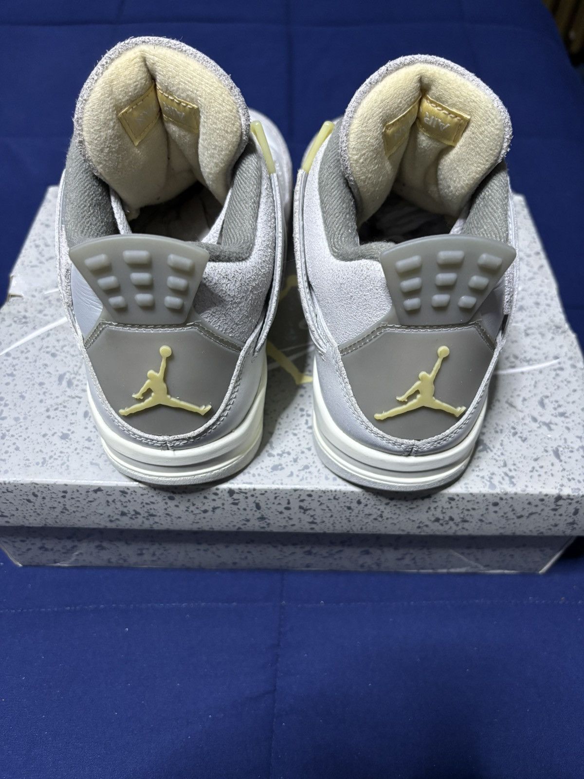 Jordan Brand Jordan 4 Retro SE Craft Photon Dust 2023 Size 8 Size US 8 / EU 41 - 4 Thumbnail