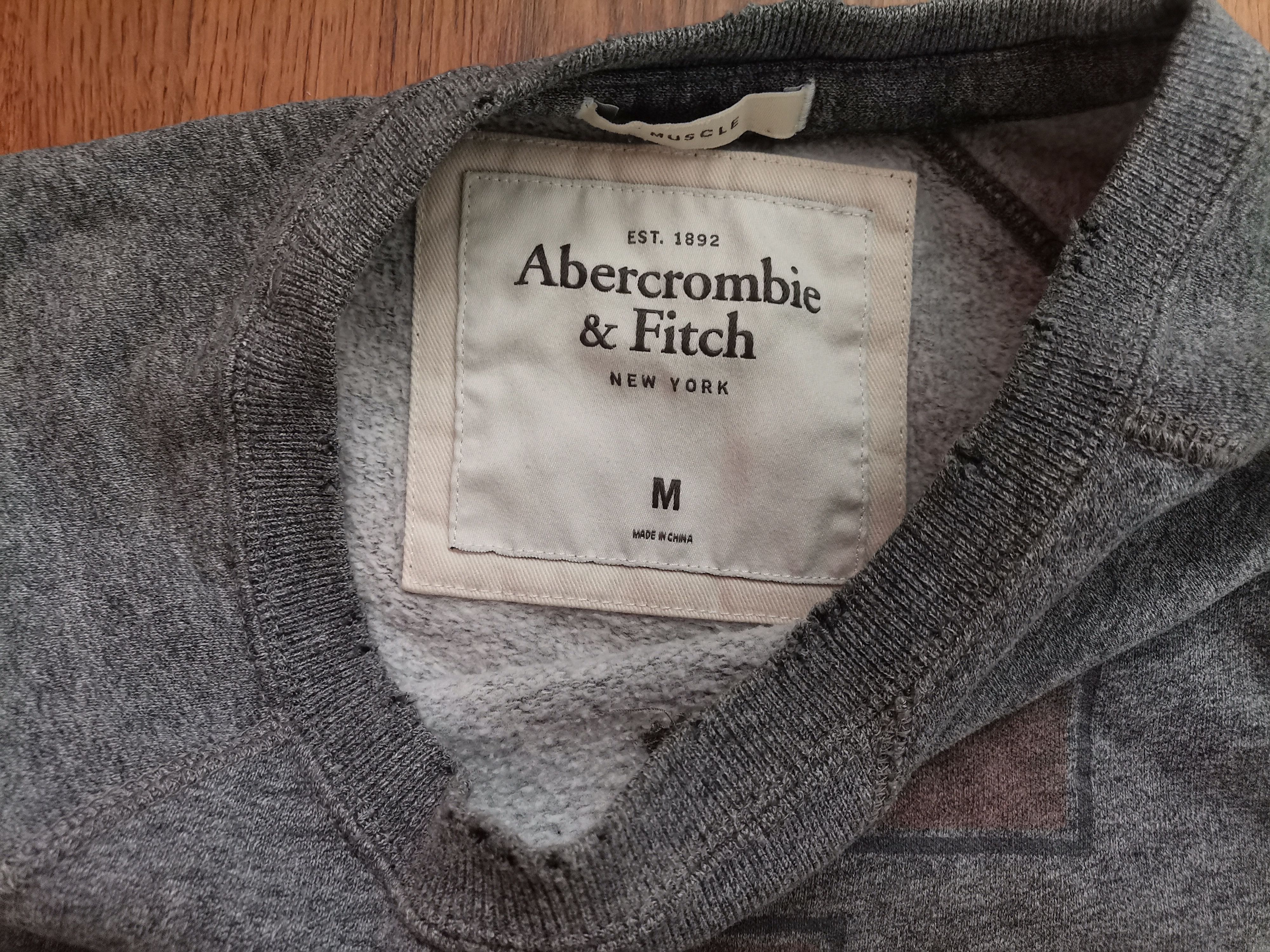 Abercrombie & Fitch Abercrombie & Fitch Distressed Sweatshirt Size US M / EU 48-50 / 2 - 2 Thumbnail